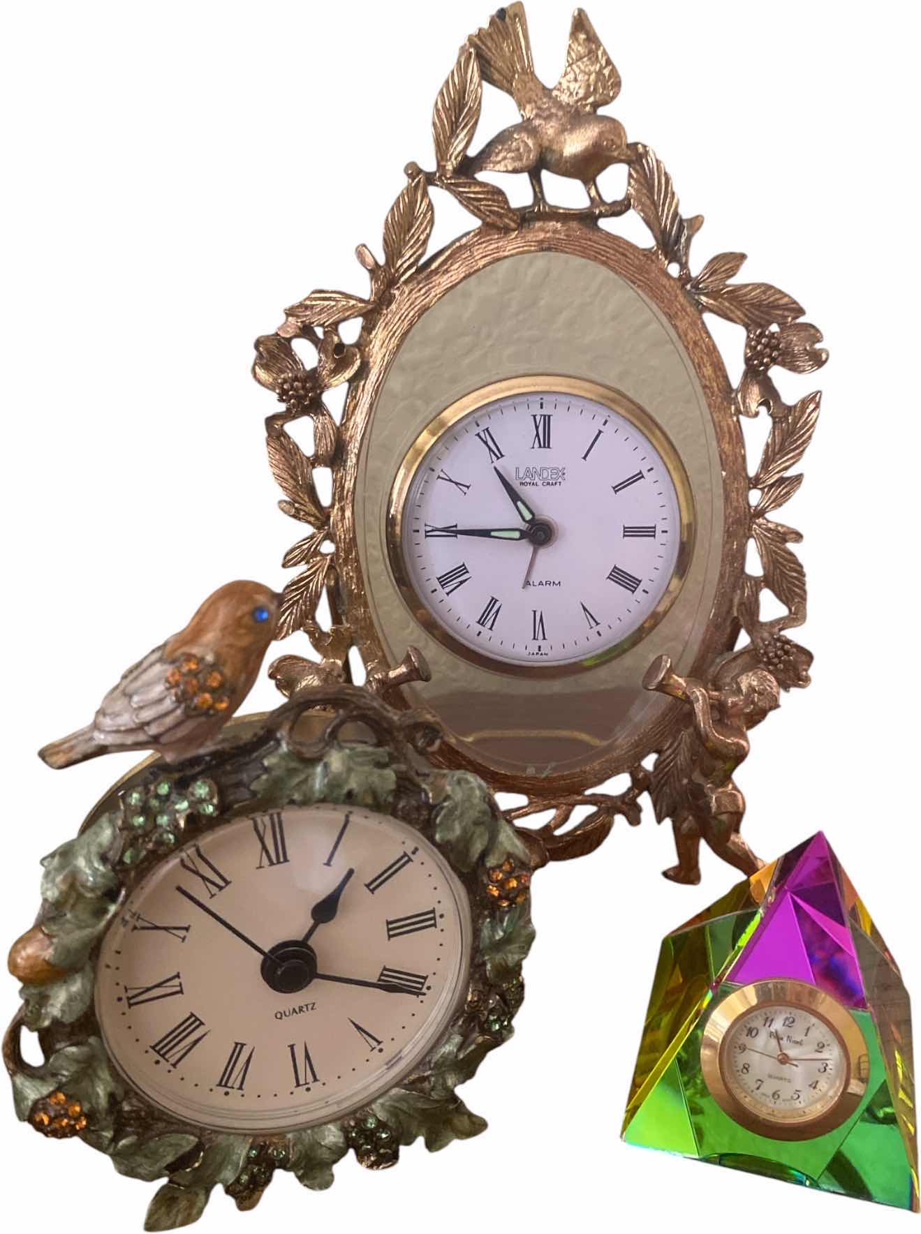 Photo 1 of 3-VINTAGE CLOCKS