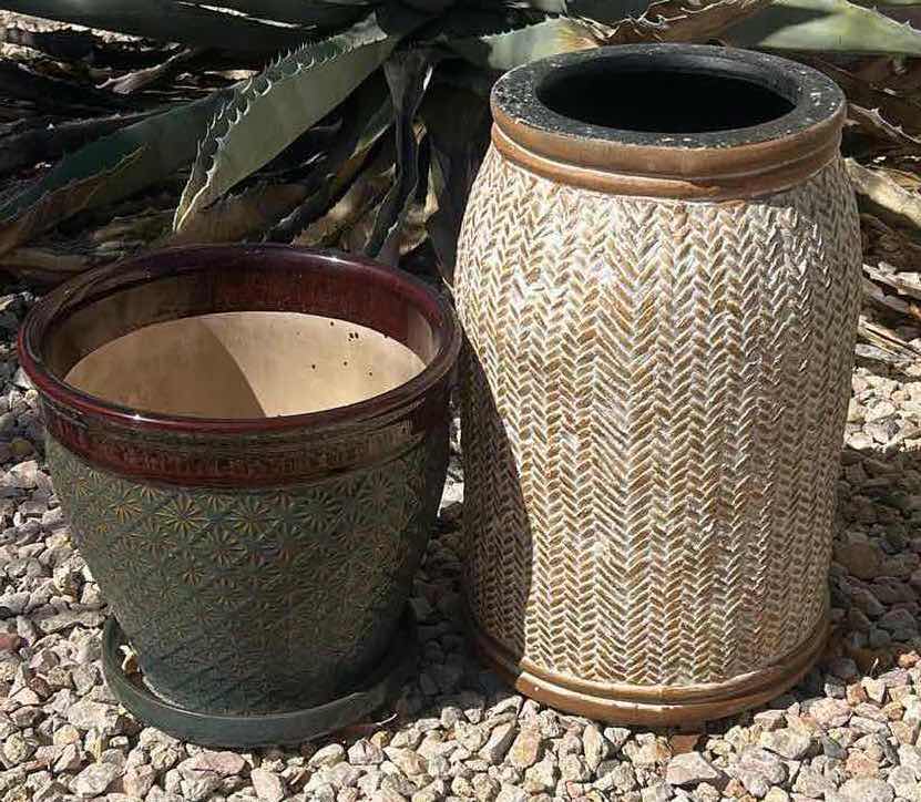 Photo 1 of OUTDOOR POTTERY (TALLEST H20”)