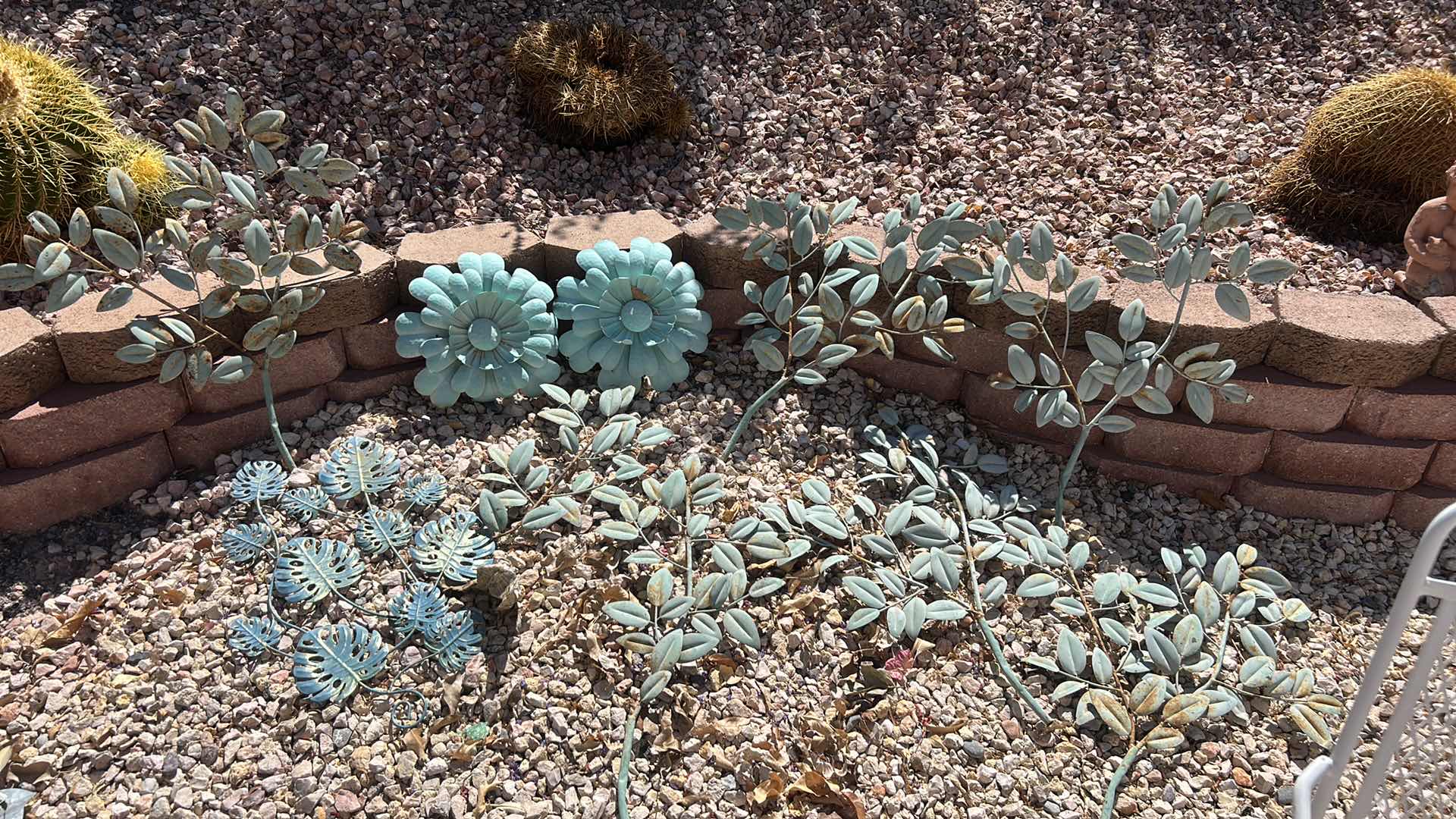 Photo 1 of METAL OUTDOOR DECOR