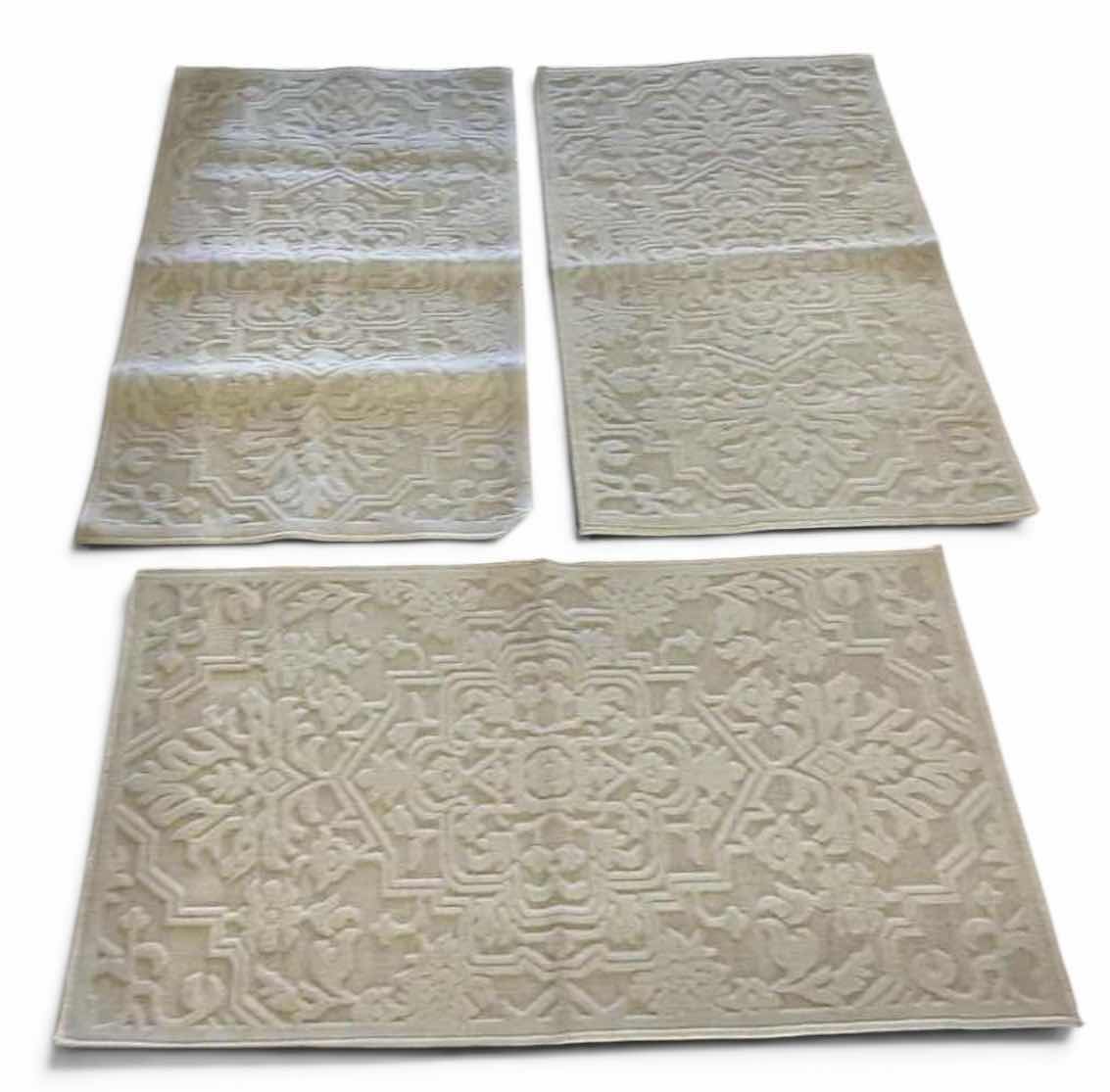 Photo 1 of 3 NEW PROVIDENCE AREA RUGS 26” x 45”
