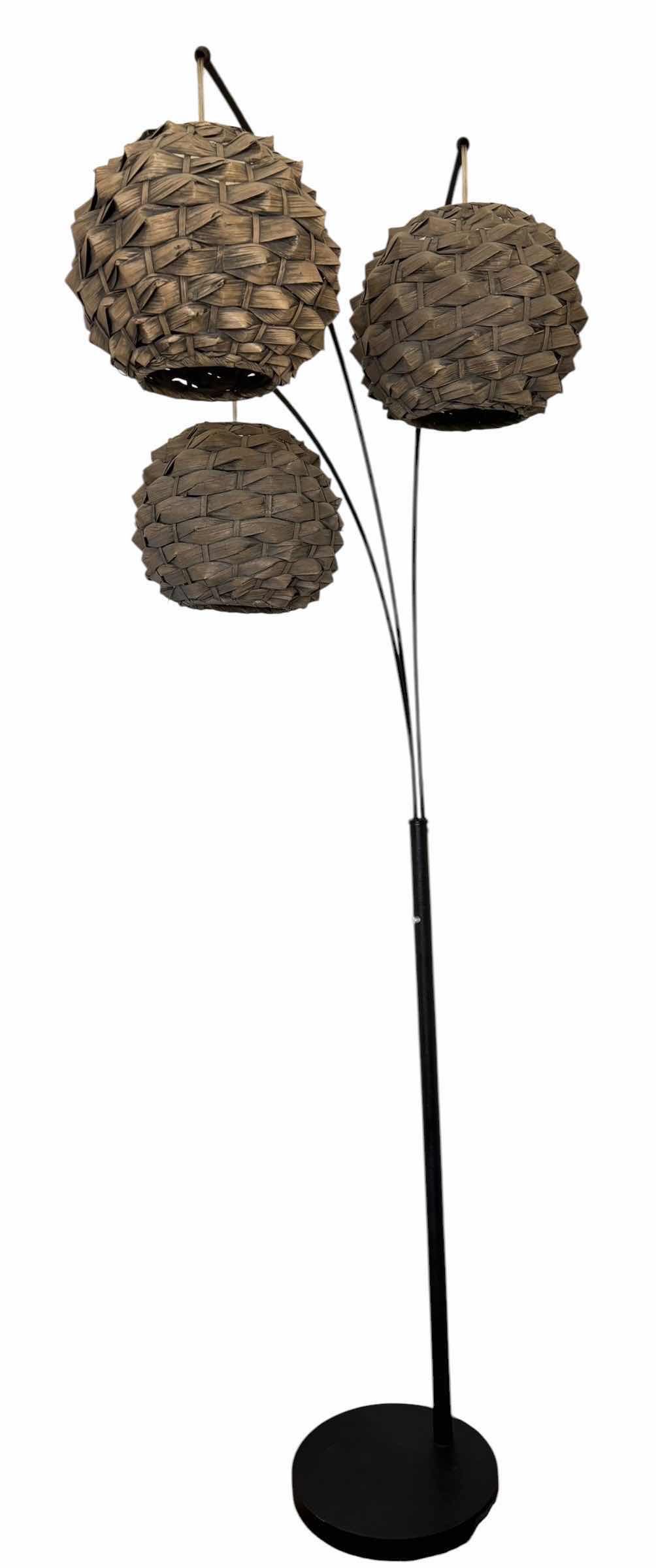 Photo 1 of LITE SOURCE LINTERNA ARC FLOOR LAMP H87” $435