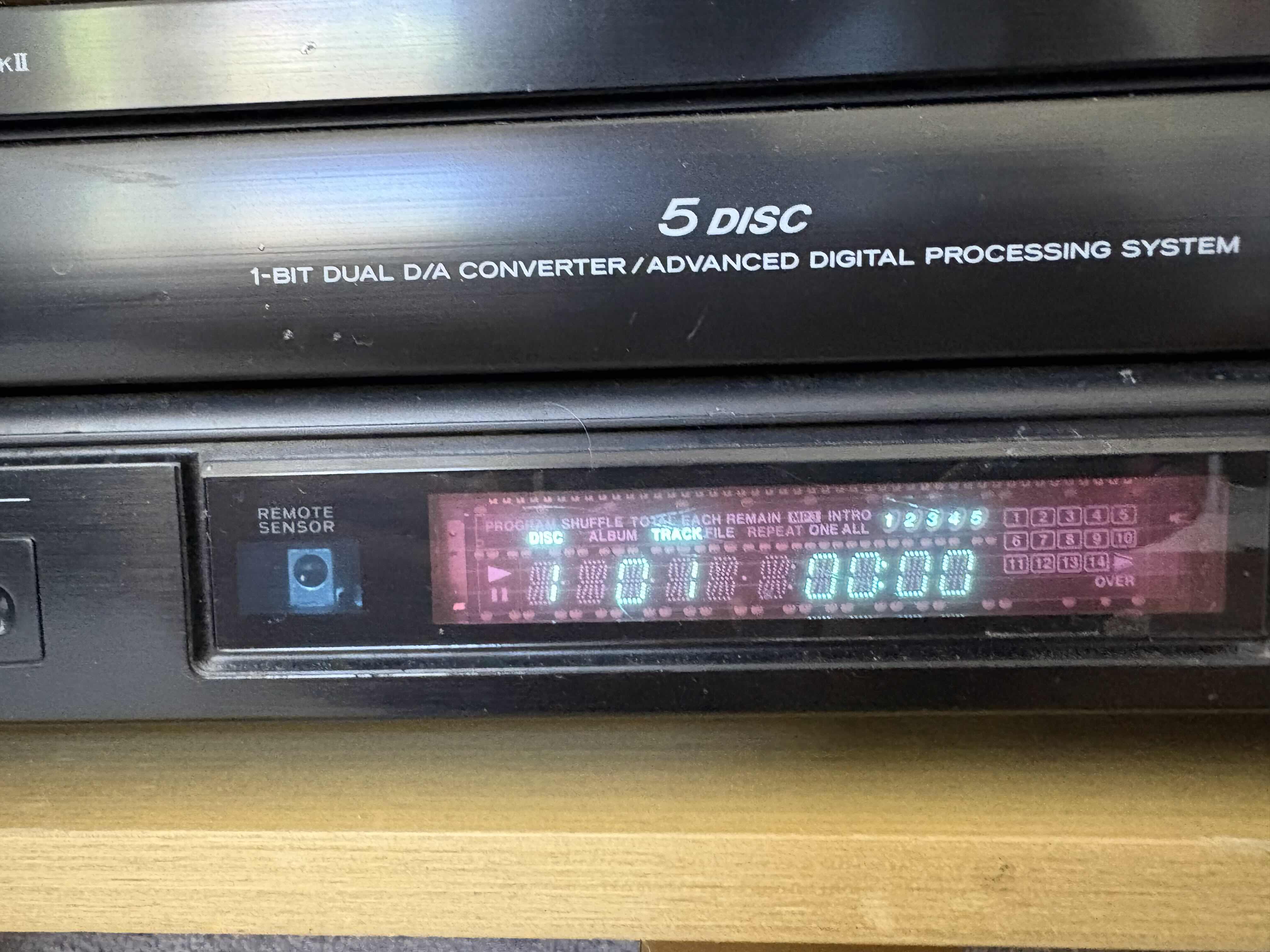Photo 1 of TEAC PD-D2610 MKII 5-DISC CD CHANGER MP3/CD-R/CD-RW COMPATIBLE (NO REMOTE)