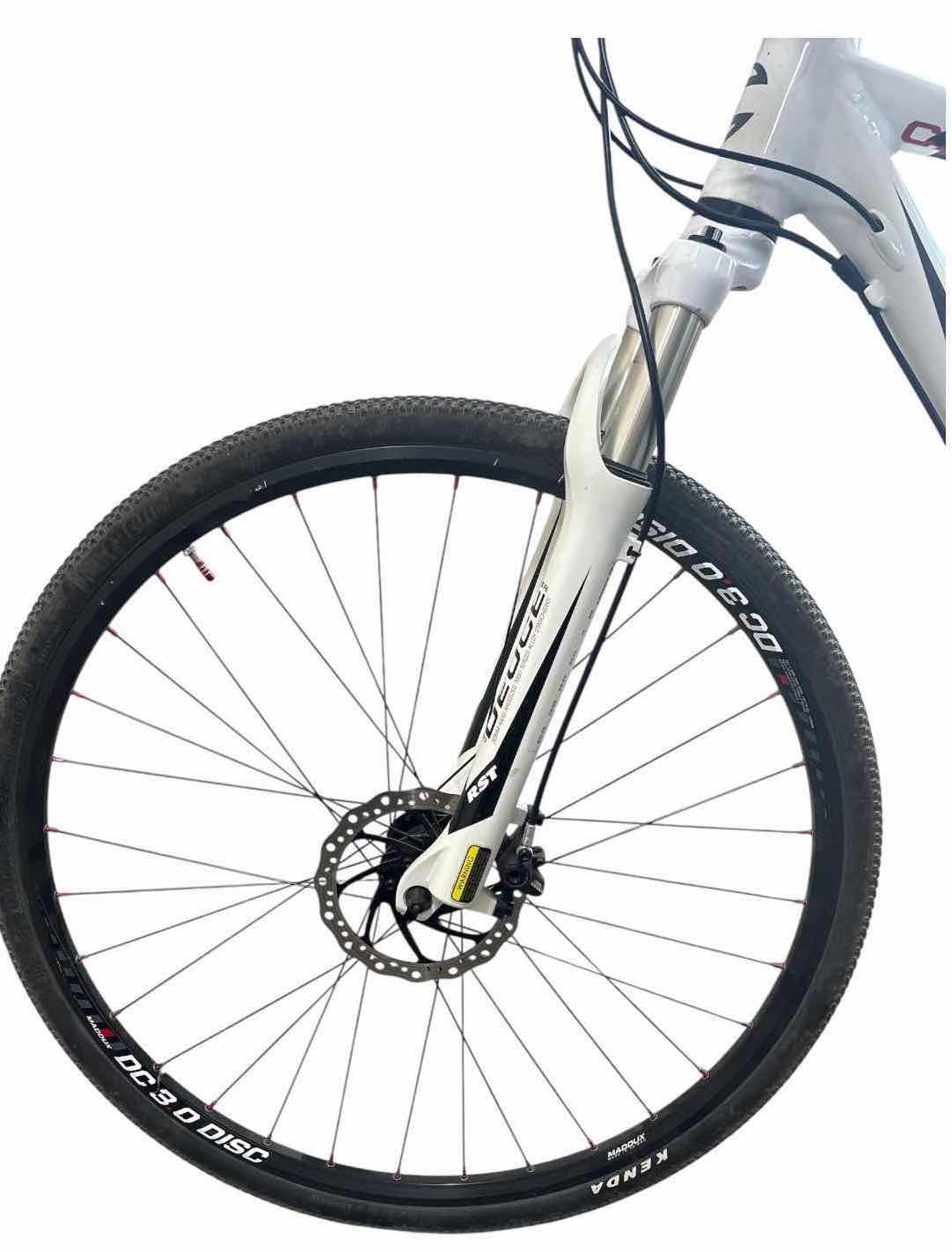 View 3 of CANNONDALE QUICK 48CM (XS)ALUMINUM HYBRID BICYCLE WITH 700C WHEELS, FRONT SUSPENSION, SHIMANO DRIVETRAIN, MECHANICAL DISC BRAKES, AND WATER BOTTLE CAGE TOTAL H42”