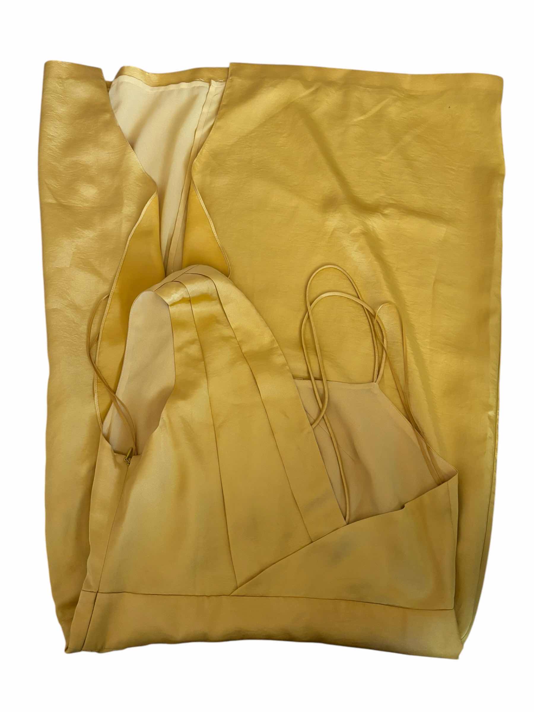 Photo 1 of WOMENS CLOTHING, DRESSES SIZE 8