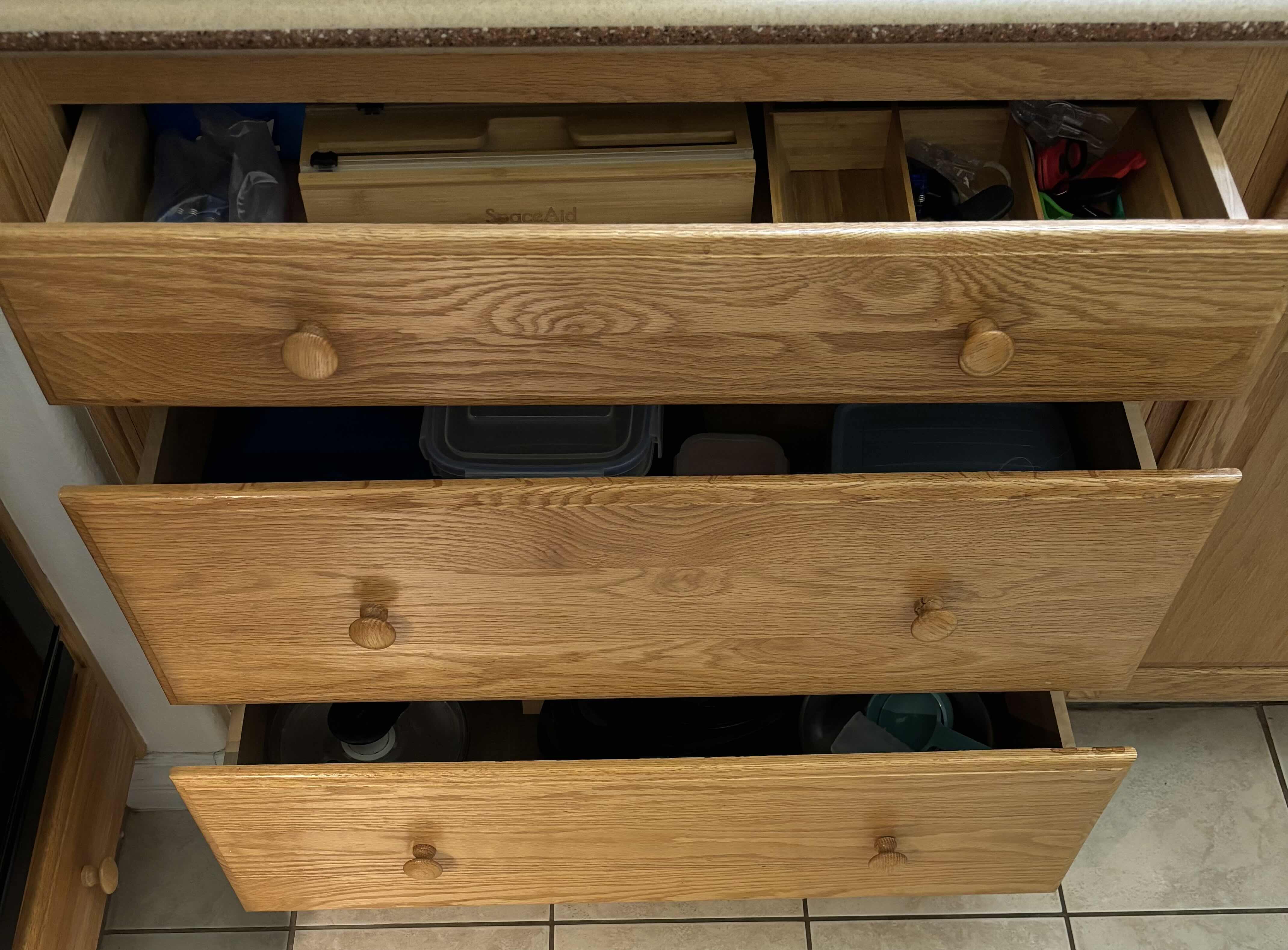 Photo 1 of CONTENTS OF KITCHEN DRAWERS (3)