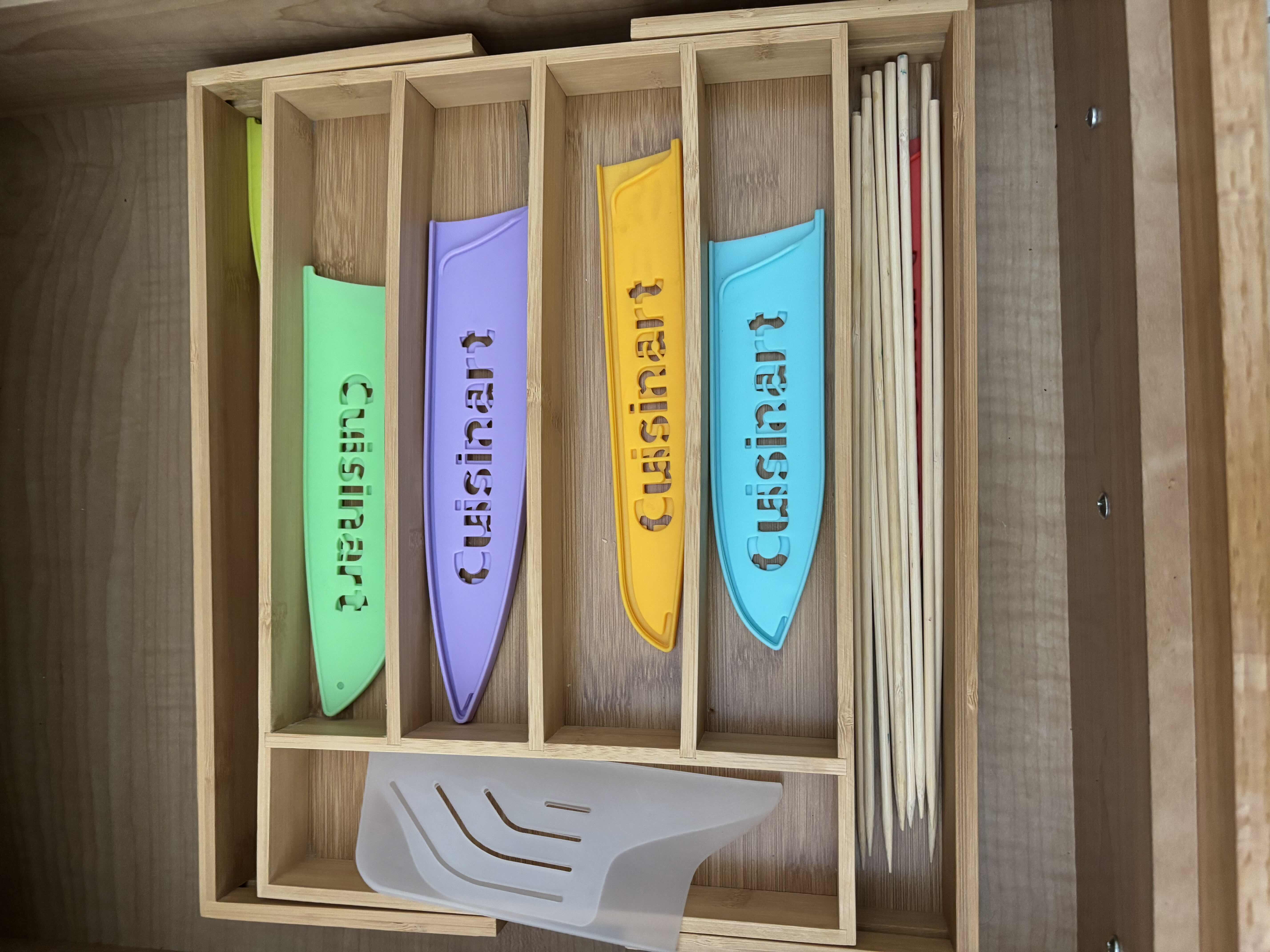 Photo 1 of CONTENTS OF KITCHEN DRAWERS (3)
