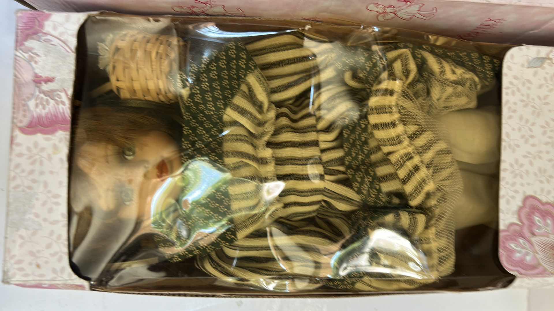 Photo 1 of 2 NIB - ASHLEY BELLE PORCELAIN DOLL & KENNEX COLLECTIONS PORCELAIN DOLL