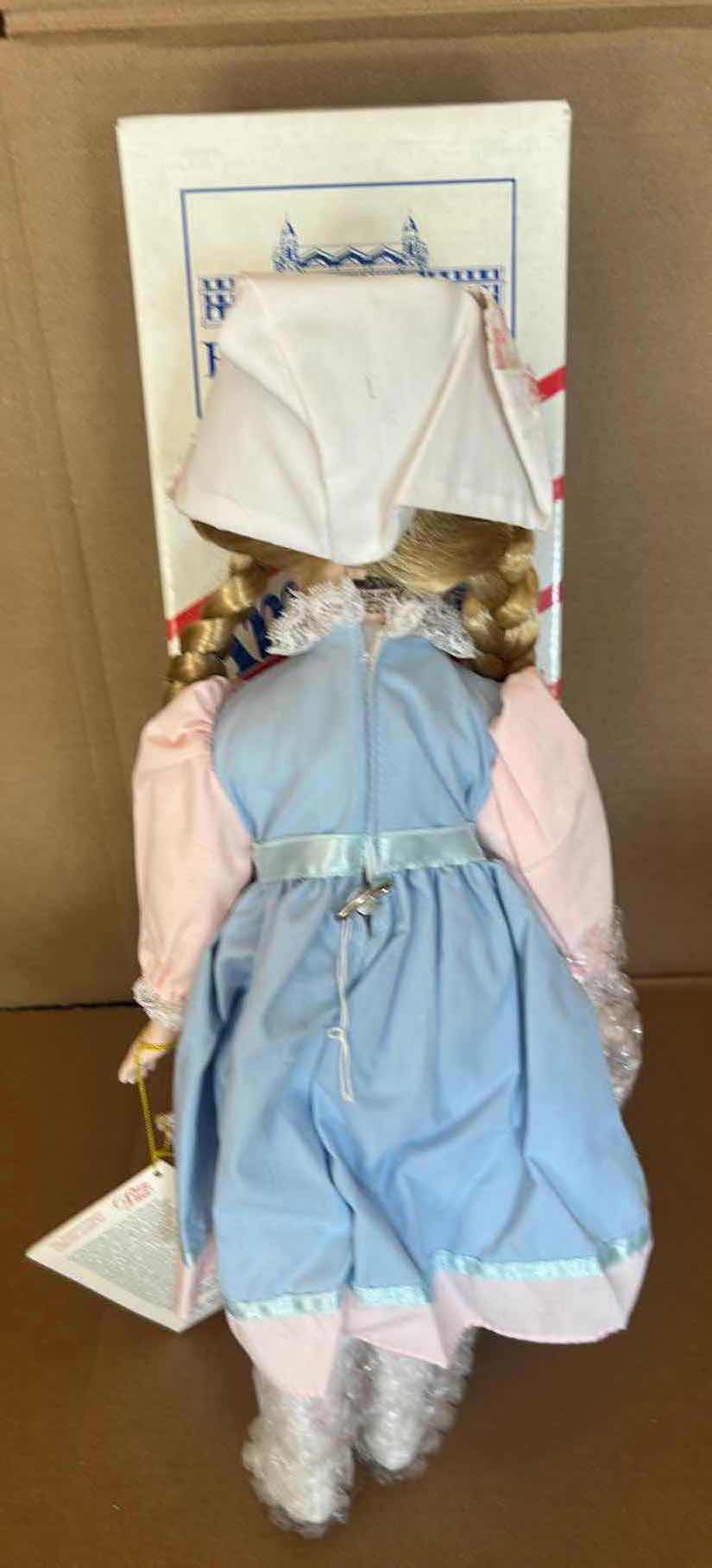 Photo 1 of VINTAGE MUSICAL PORCELAIN DOLL 16" FROM HERITAGE MINT AMERICAN DREAMS " MARIEL" FROM HOLLAND IN ORIGINAL BOX $35