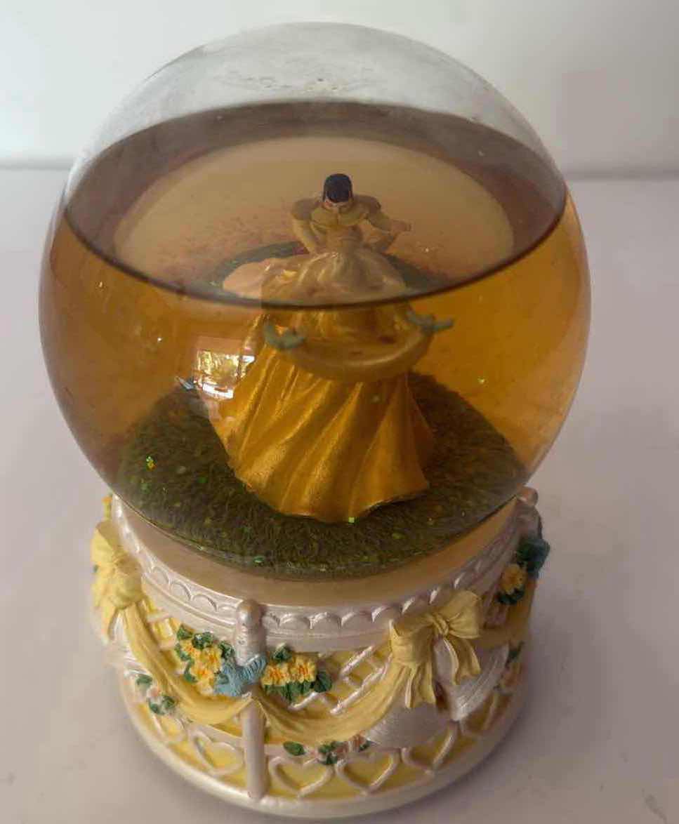 Photo 1 of DISNEY CINDERELLA MUSICAL SNOWGLOBE AS IS H 6” $25
