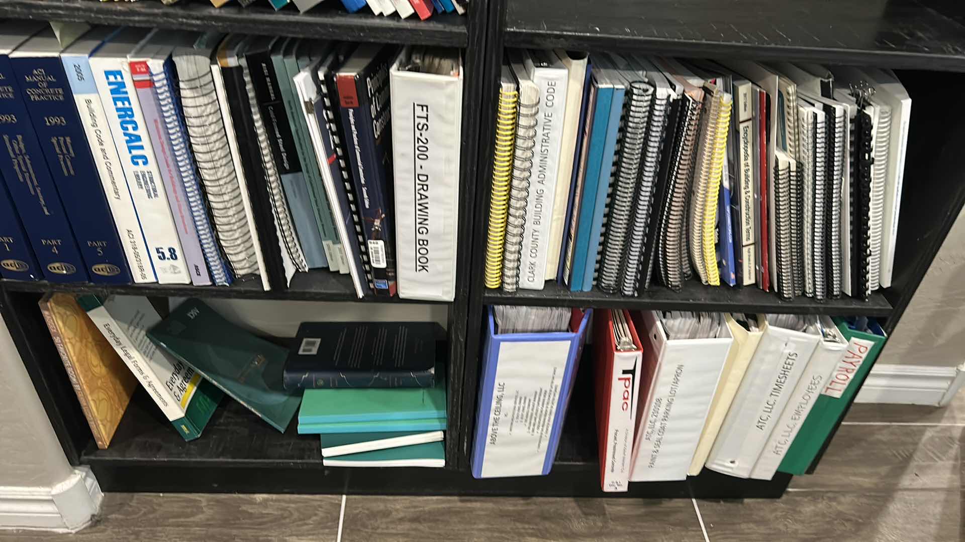 Photo 1 of CONTENTS OF SHELF ASSORTED ENGINEERING BOOKS