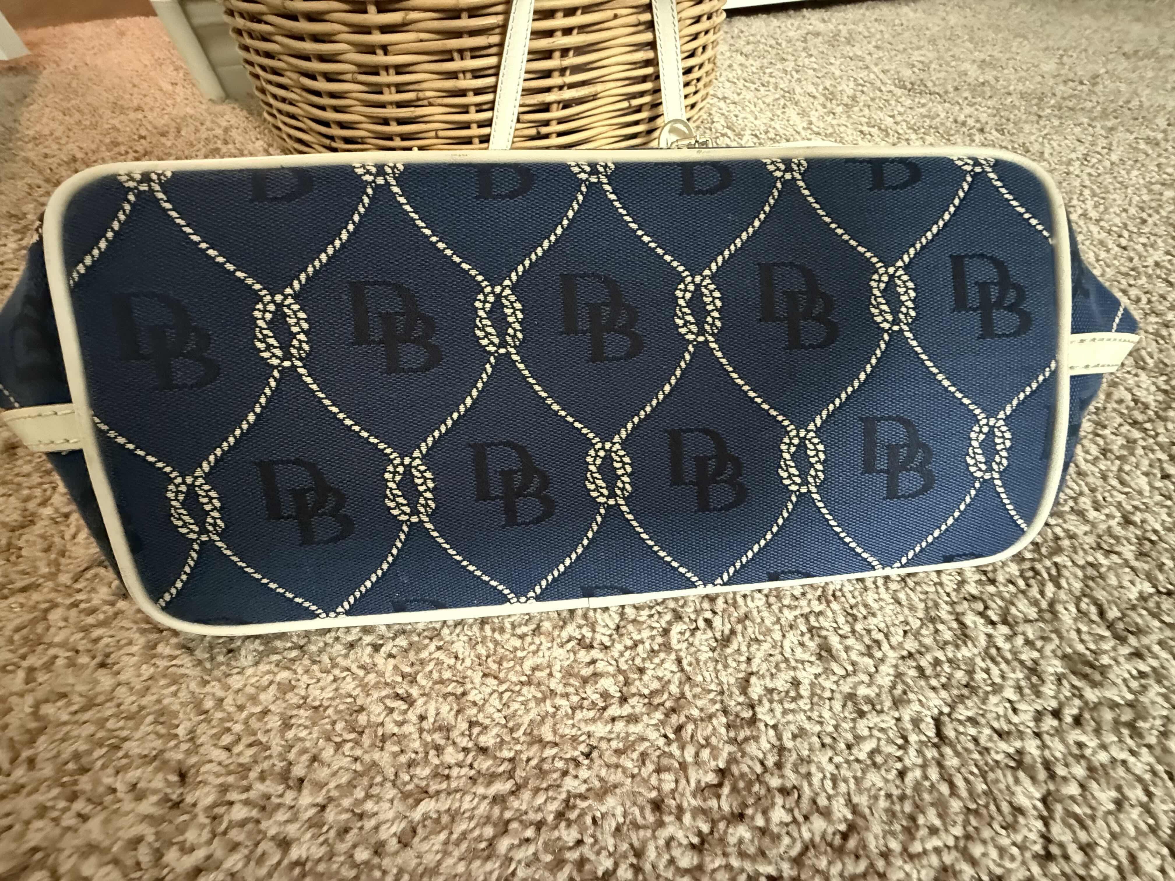 Photo 1 of DOONEY & BOURKE NAUTICAL KNOT PRINT EAST/WEST BUCKET BLUE & WHITE TOTE HANDBAG