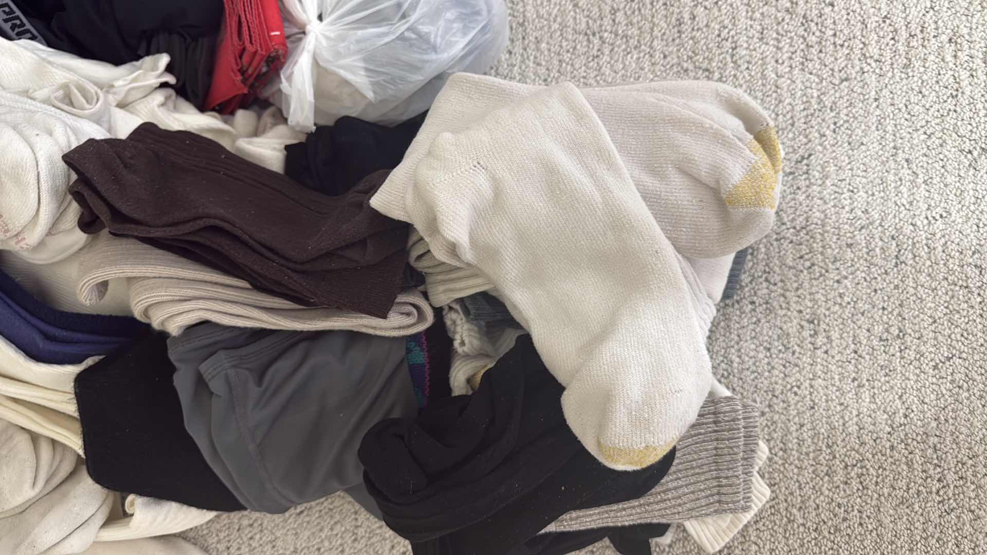 Photo 1 of MEN’S CLOTHING (PANTS 34x32)