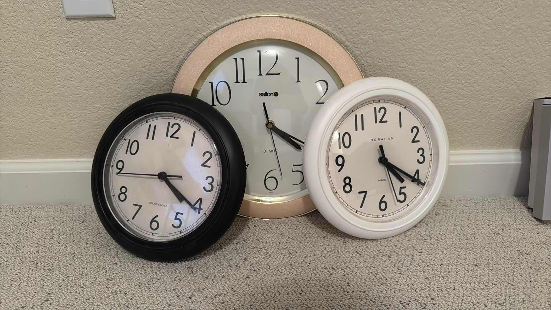 Photo 5 of 3-ROUND WALL CLOCKS