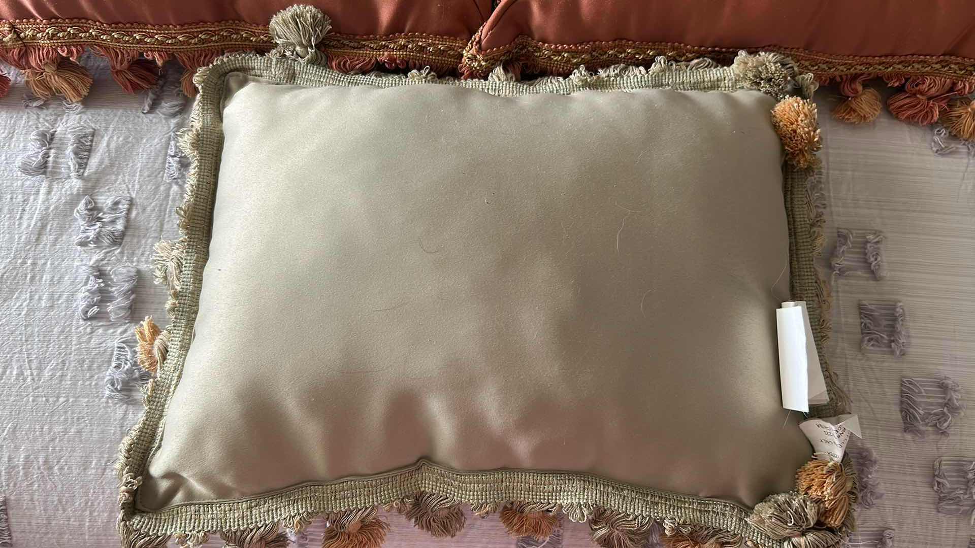 Photo 1 of 3- DECORATIVE PILLOWS W TASSELS 17" X 11"