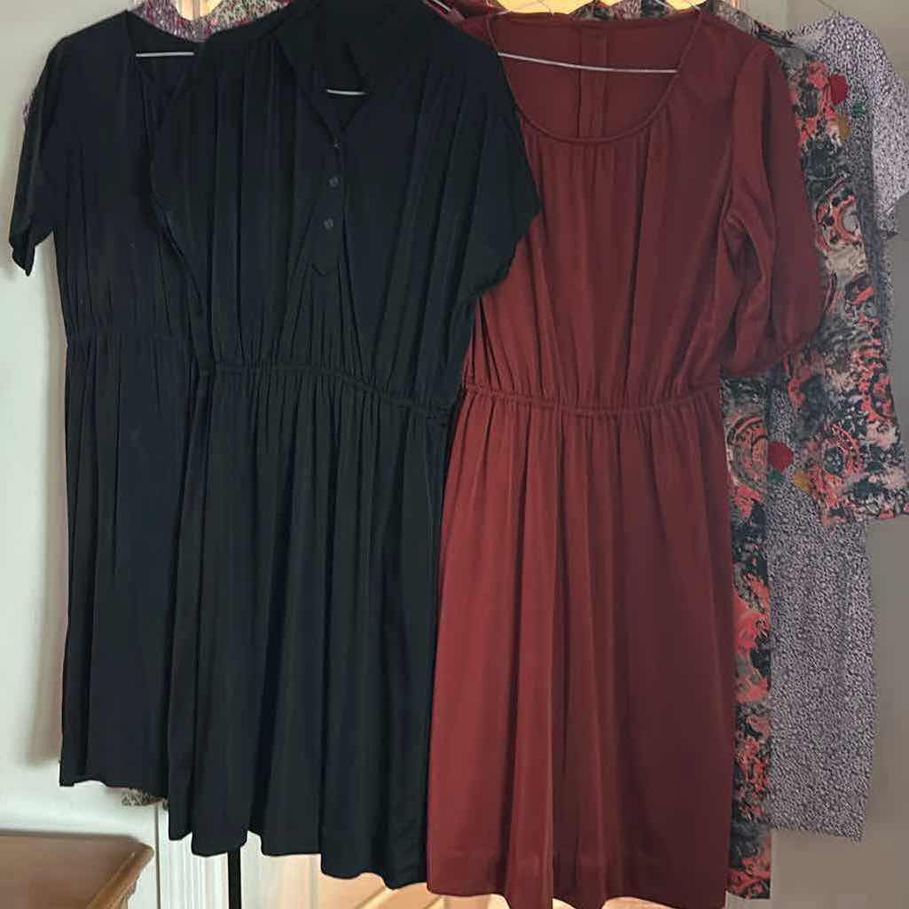 Photo 1 of 13-WOMEN'S DRESSES (SIZE S)