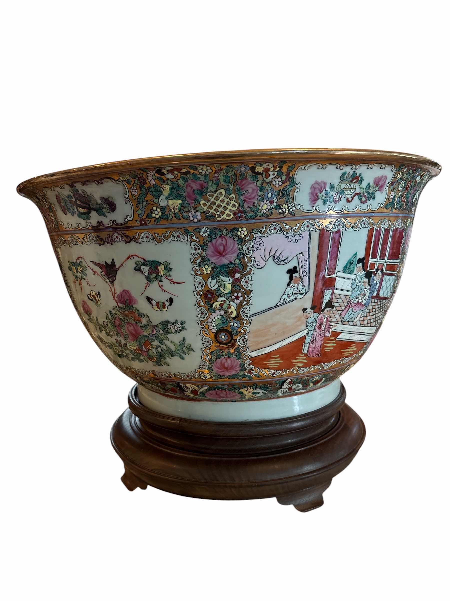 Photo 1 of MID CENTURY CHINESE ROSE MEDALLION FAMILLE BOWL ON WOODEN STAND  H10”