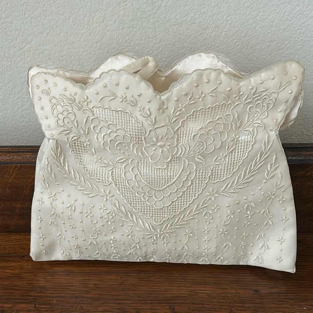 Photo 1 of 4- COLLECTION OF CREAM COLOR HANDBAGS