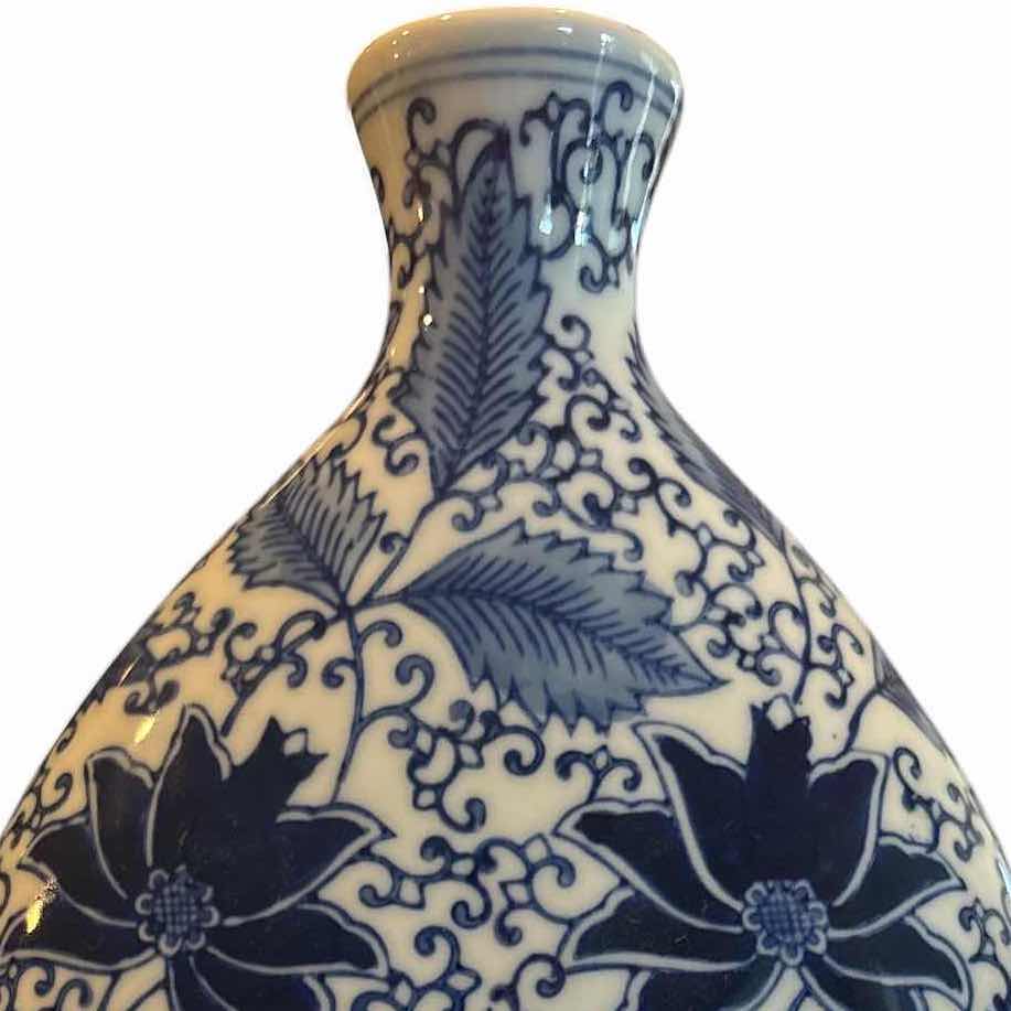 Photo 1 of (2)PCS CHINESE BLUE/WHITE PORCELAIN VASES H12”