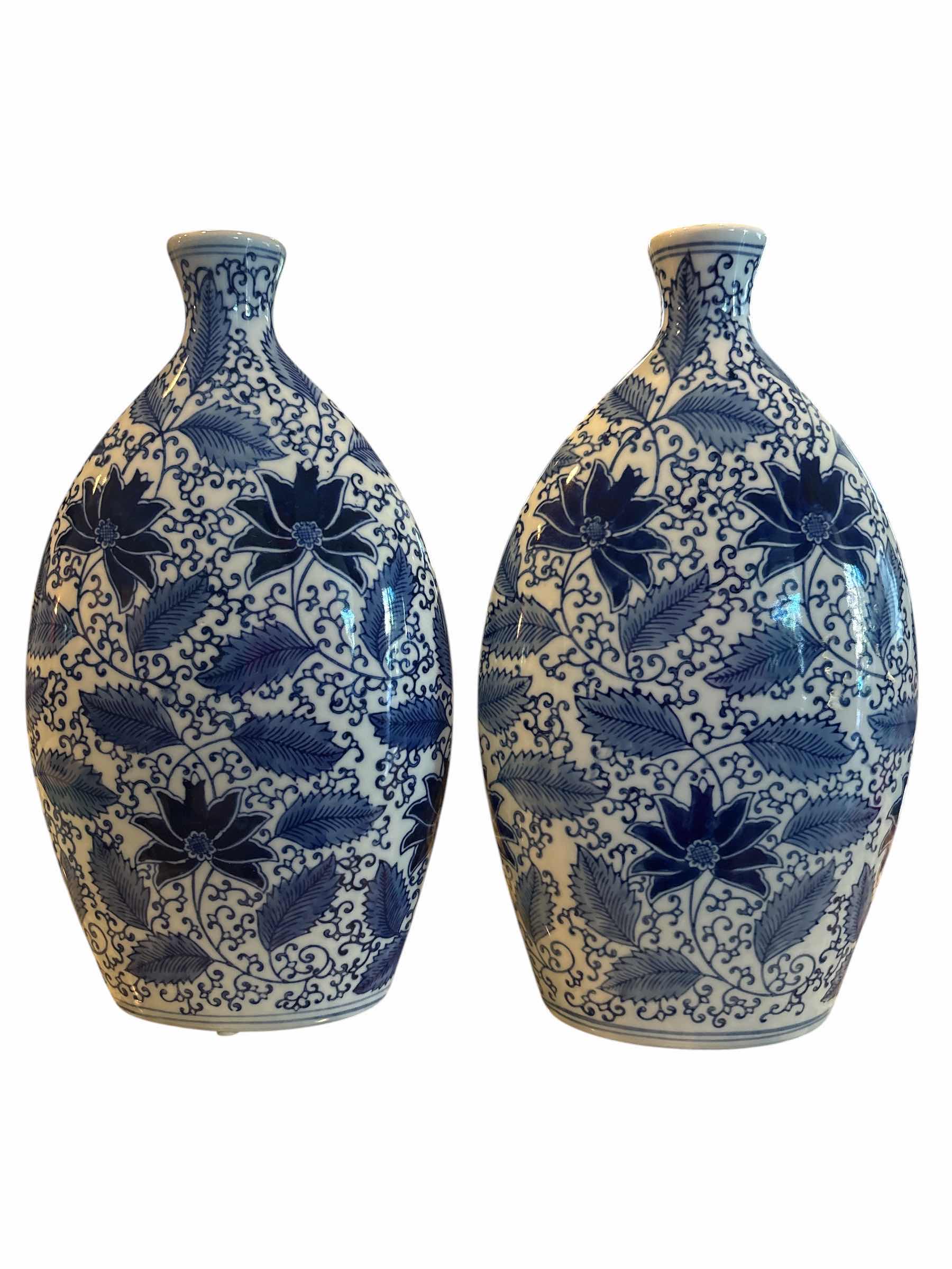 Photo 1 of (2)PCS CHINESE BLUE/WHITE PORCELAIN VASES H12”