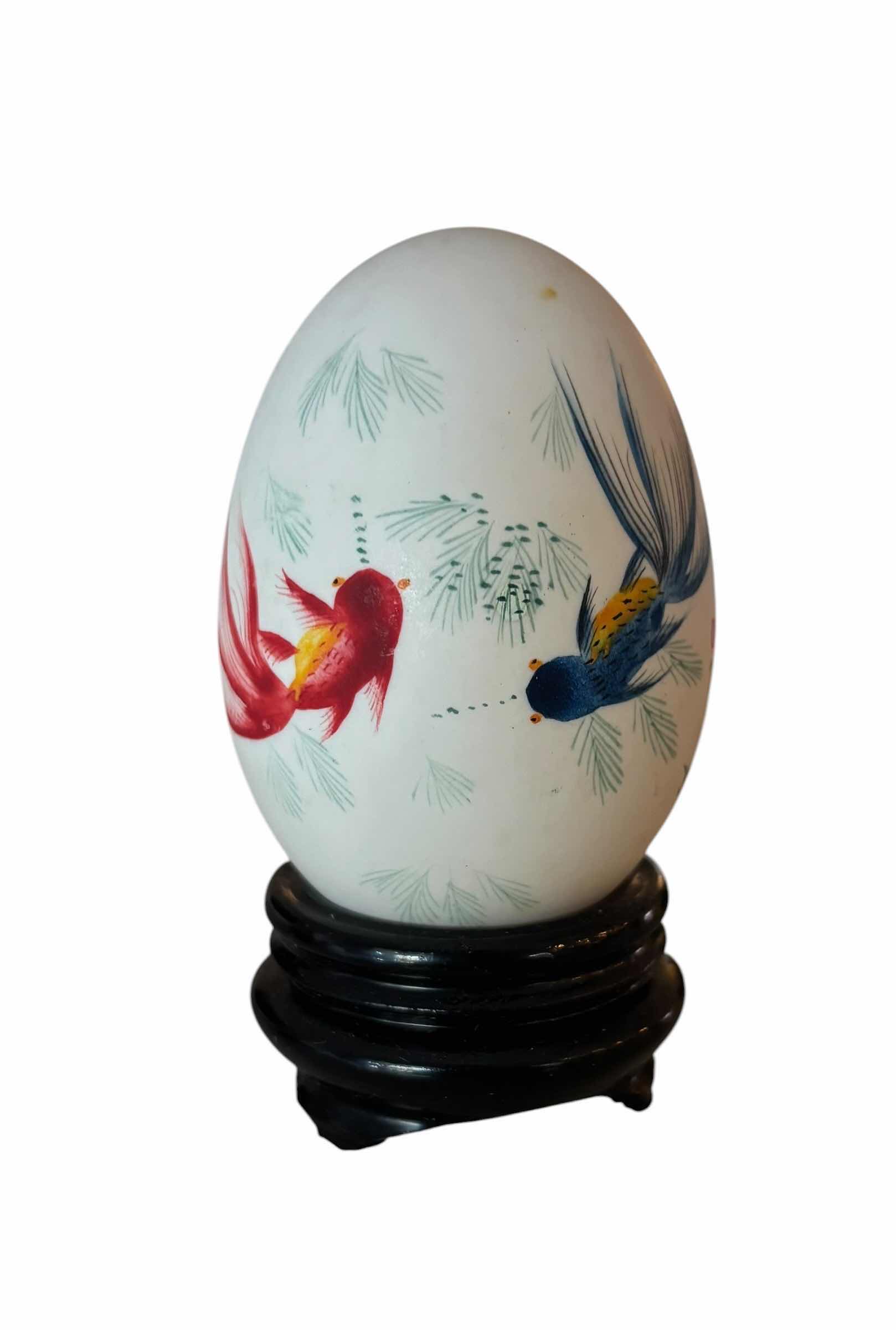 Photo 1 of CHINESE HAND PAINTED EGGS (4)