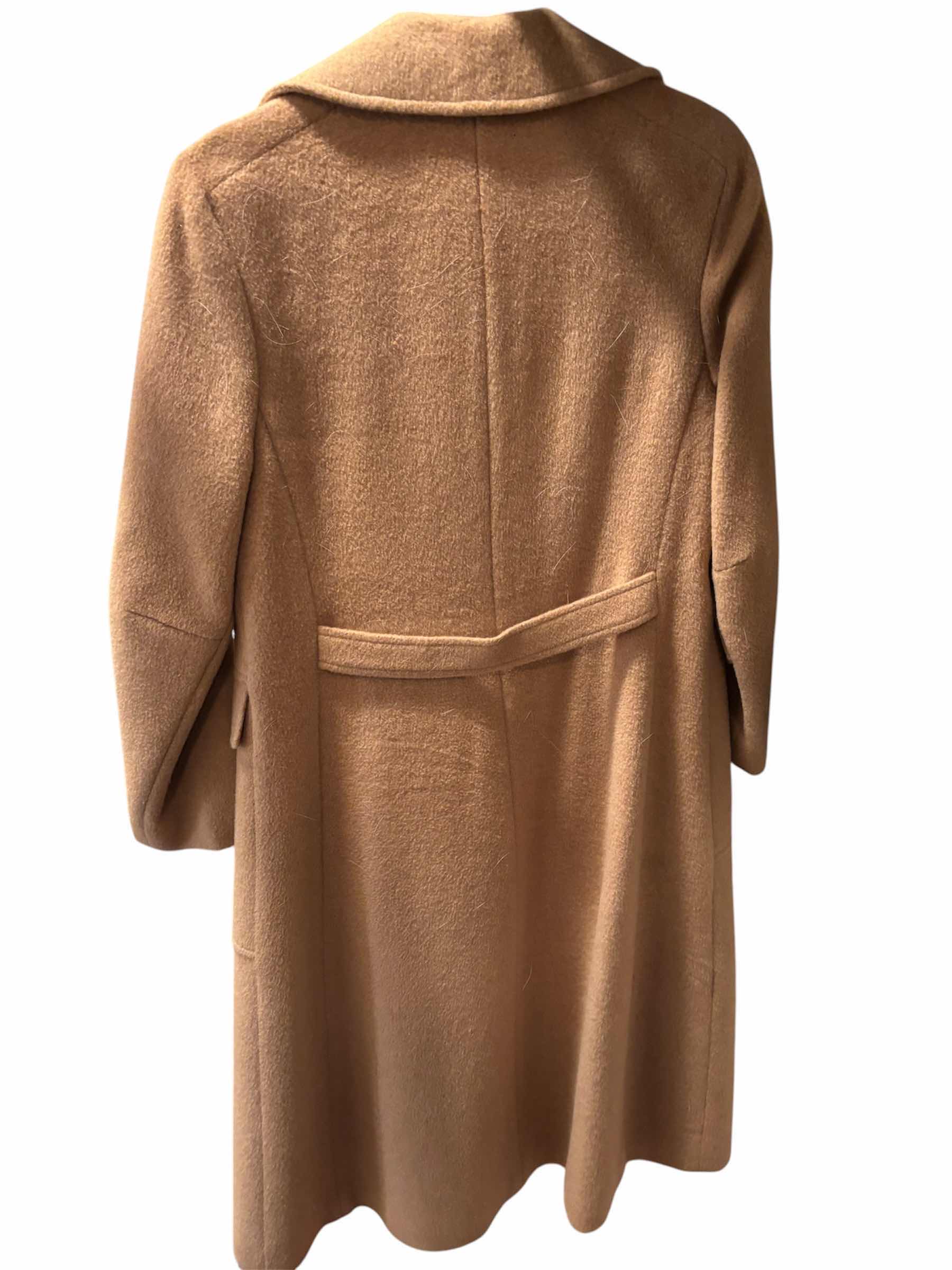Photo 1 of ULTIMA BY MR VINCENT 100% CAMEL HAIR COAT (NO SIZE LABEL, POSSIBLY A MEDIUM)