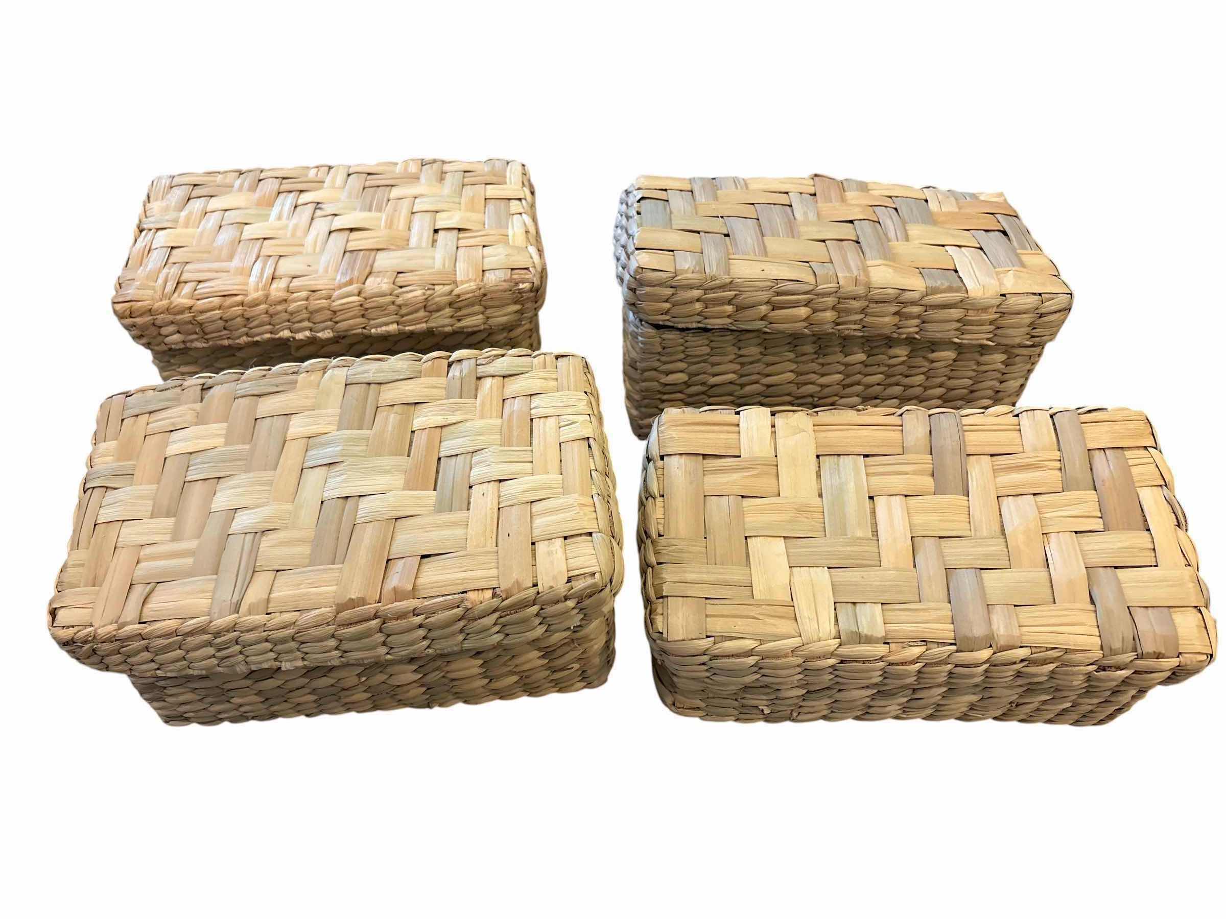 Photo 1 of (4)PCS PALM LEAF BASKETS 8X5XH3”