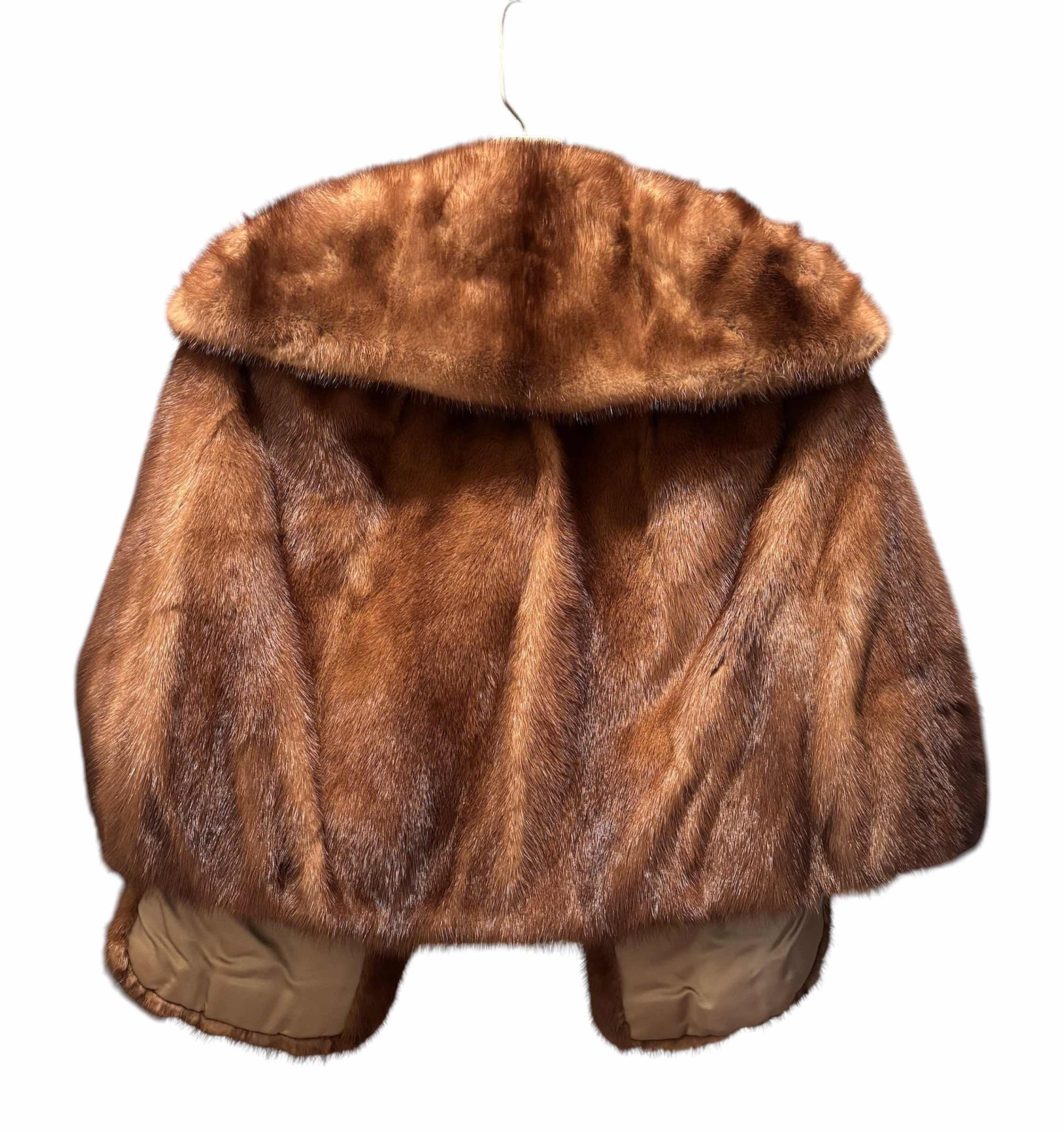 Photo 1 of VINTAGE BONWIT TELLER FUR CAPELET (NO SIZE TAG)