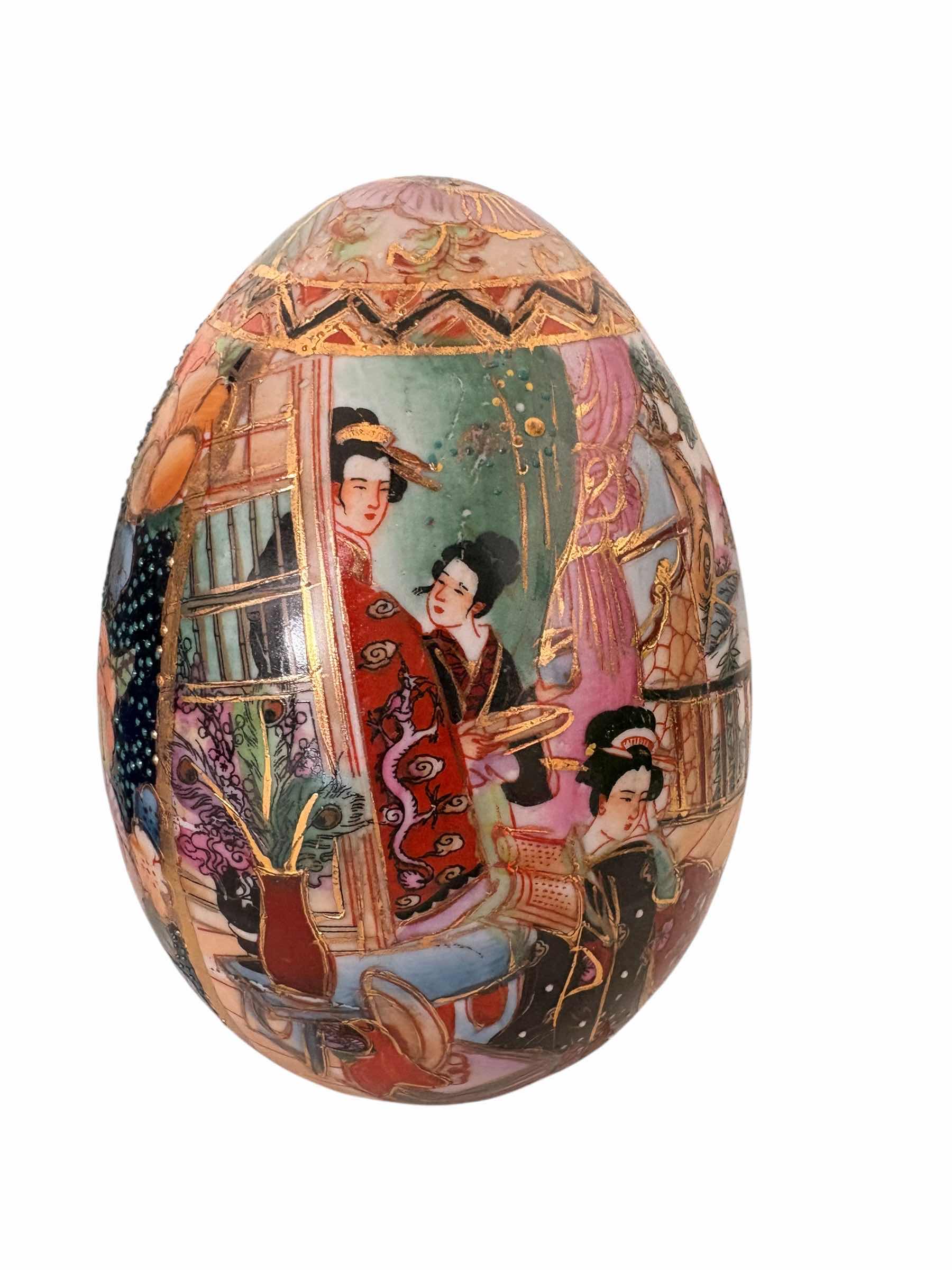 Photo 1 of (3)PCS ORNAMENTAL EGGS H9”