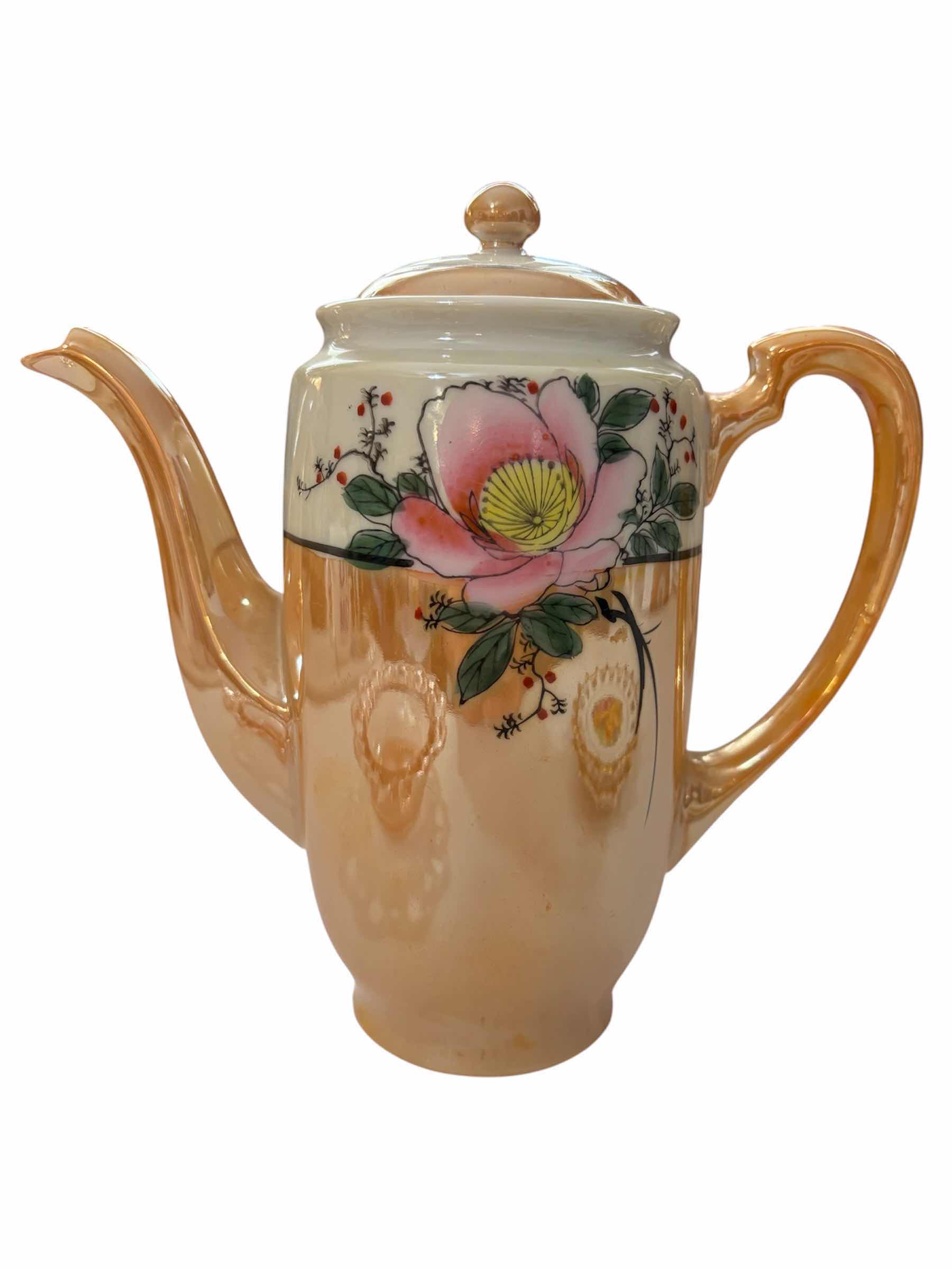 Photo 1 of TEAPOT, DISH & NAPCO DESSERT PLATES (2) D6”