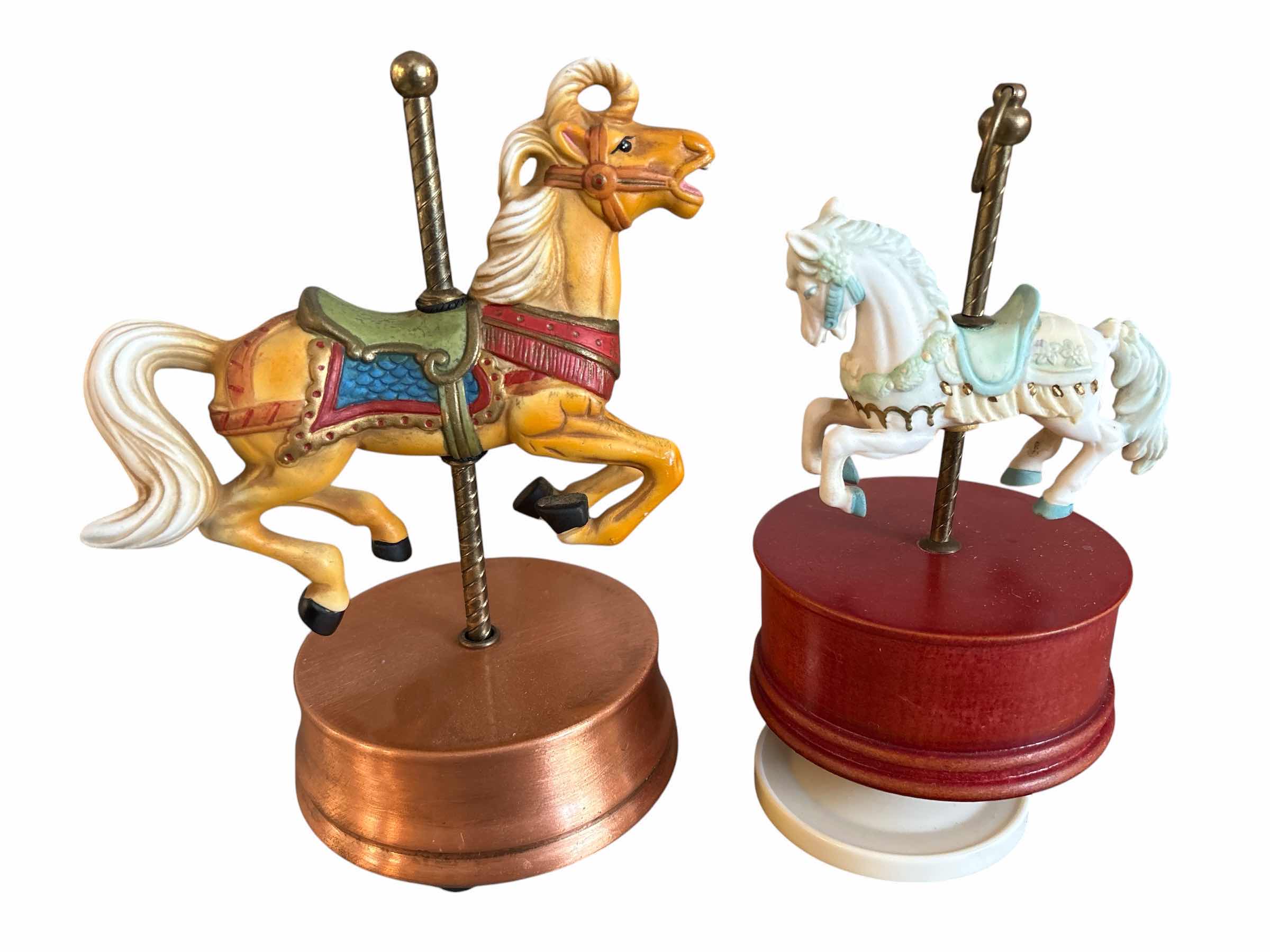 Photo 1 of (2)PCS CAROUSELS MUSIC BOX H7”