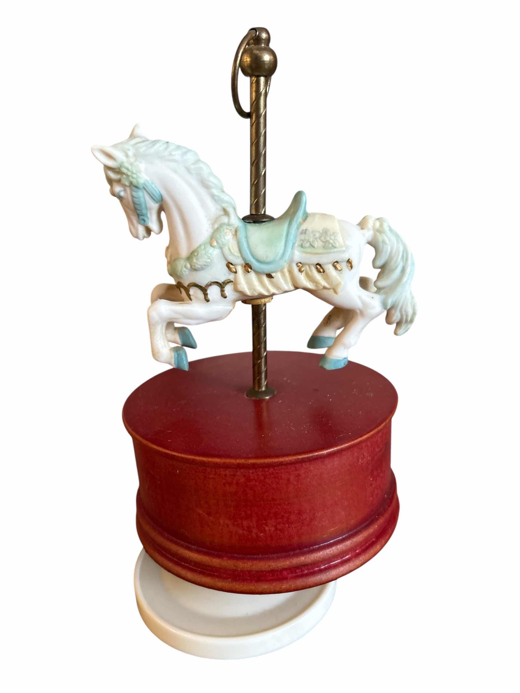 Photo 1 of (2)PCS CAROUSELS MUSIC BOX H7”