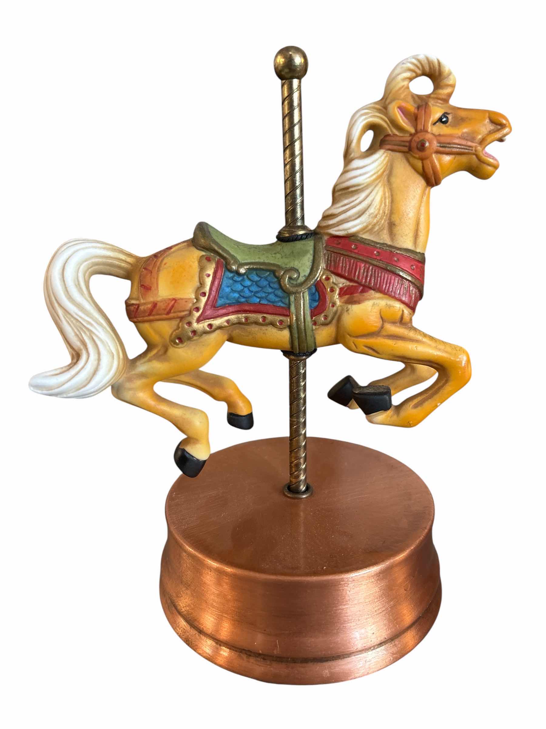 Photo 1 of (2)PCS CAROUSELS MUSIC BOX H7”