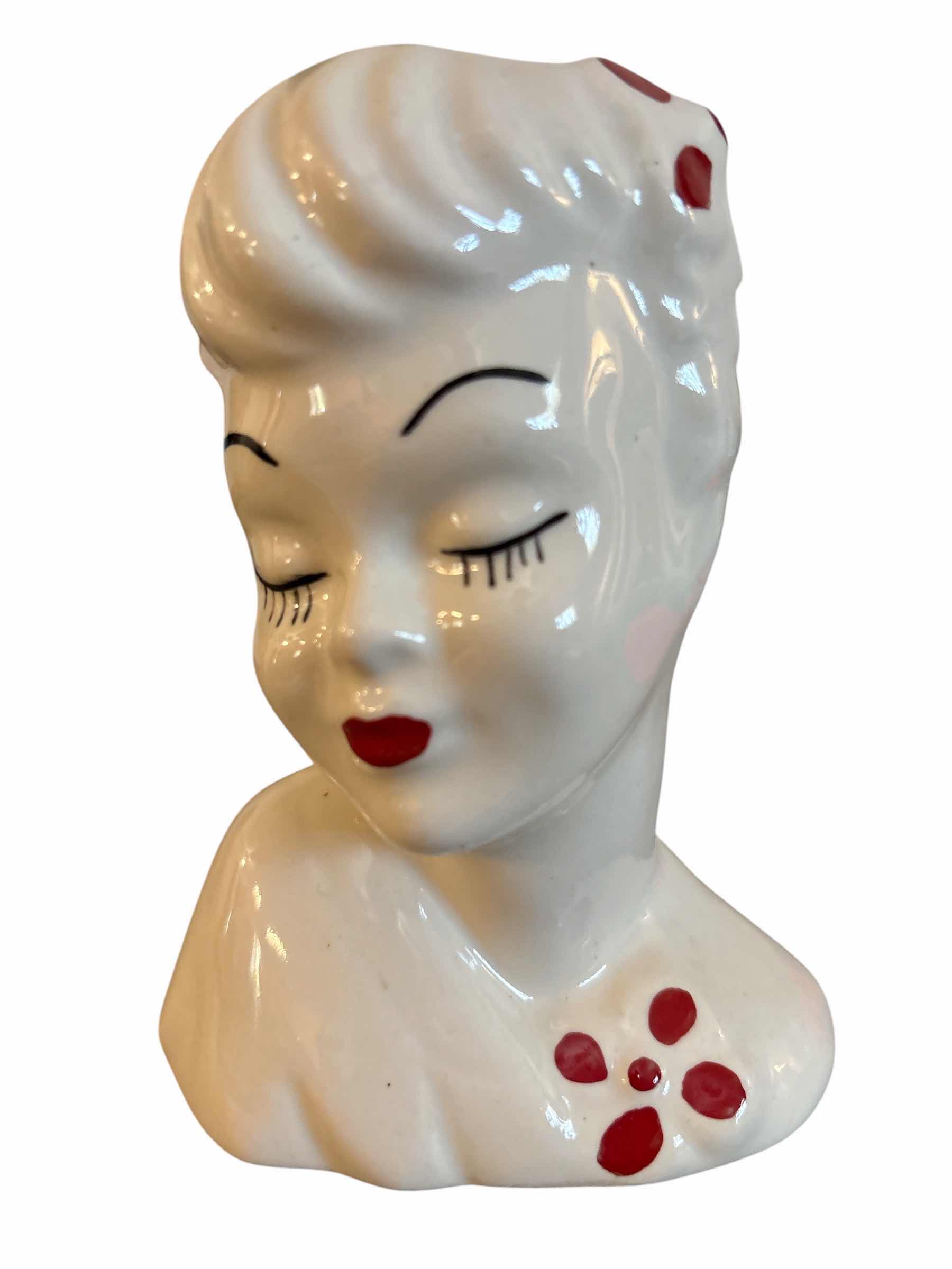 Photo 1 of VINTAGE BETTY GLAMOUR GIRL W RED LIP STICK HEAD VASE H5.2”