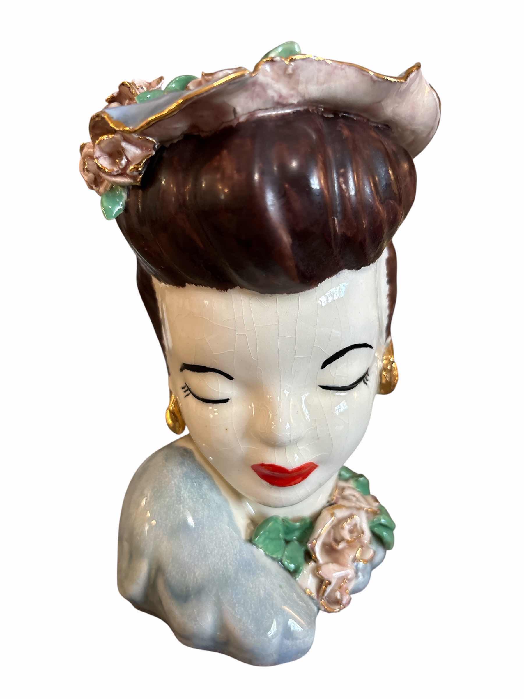 Photo 1 of VINTAGE GLAM GIRL W/ROSE ON HAT HEAD VASE H6” $70