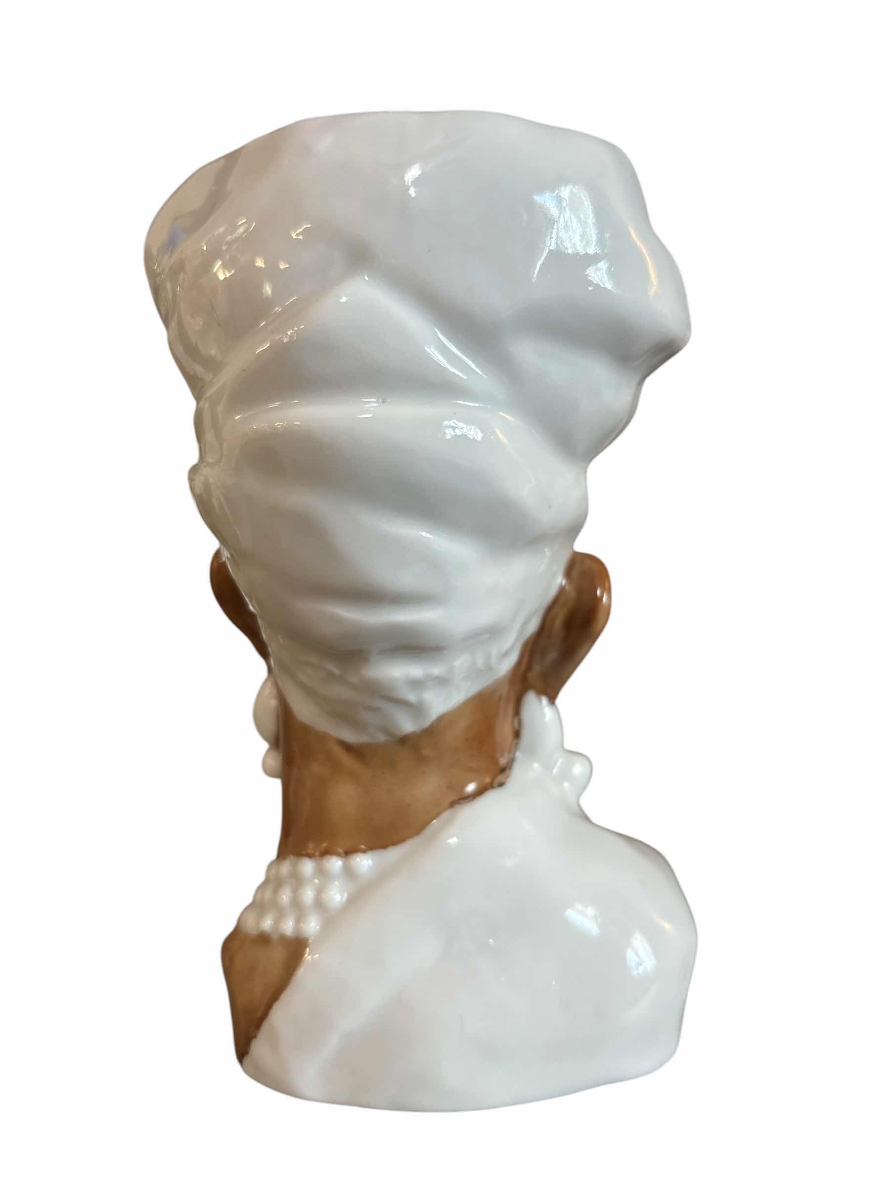 Photo 1 of VINTAGE AFRICAN HEAD VASE H6”