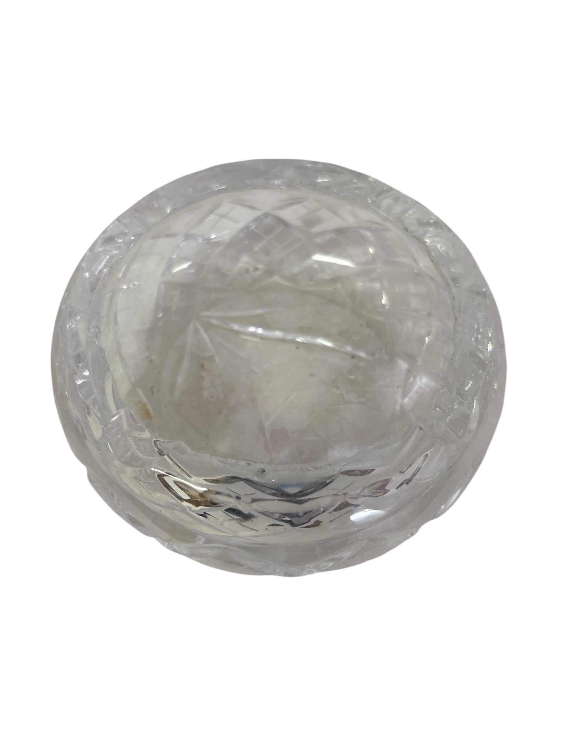 Photo 1 of (2)PCS GLASS ASHTRAY 5.5”