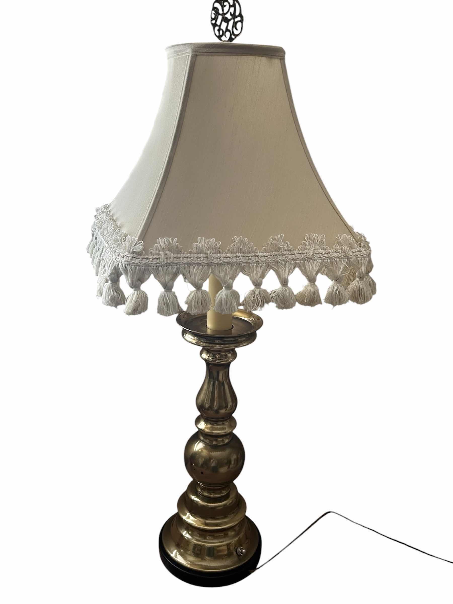 Photo 1 of VINTAGE REGENCY TRADITIONAL BRASS CANDLESTICK TABLE LAMP