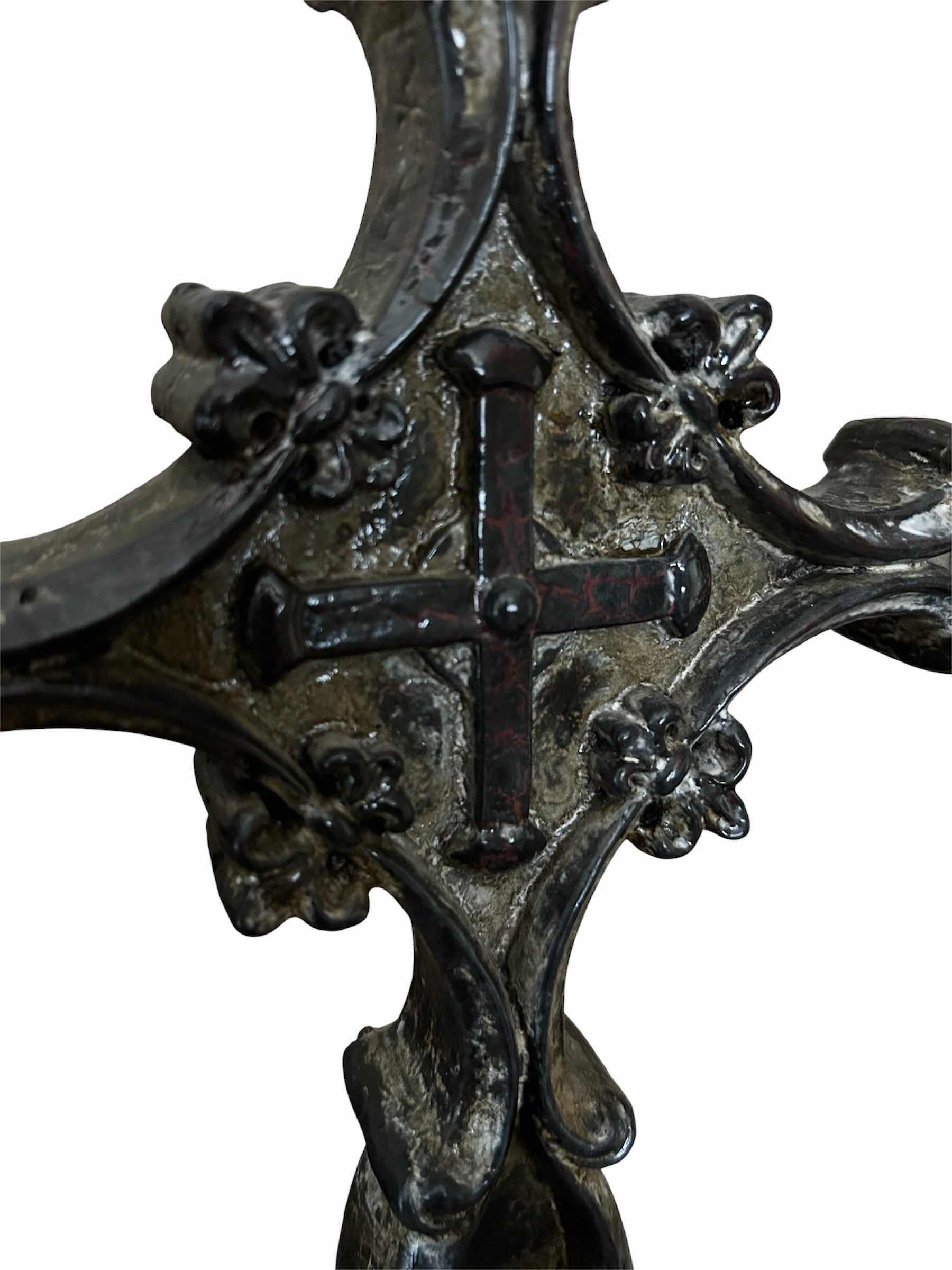Photo 1 of VINTAGE STANDING TABLE CRUCIFIX H 23"