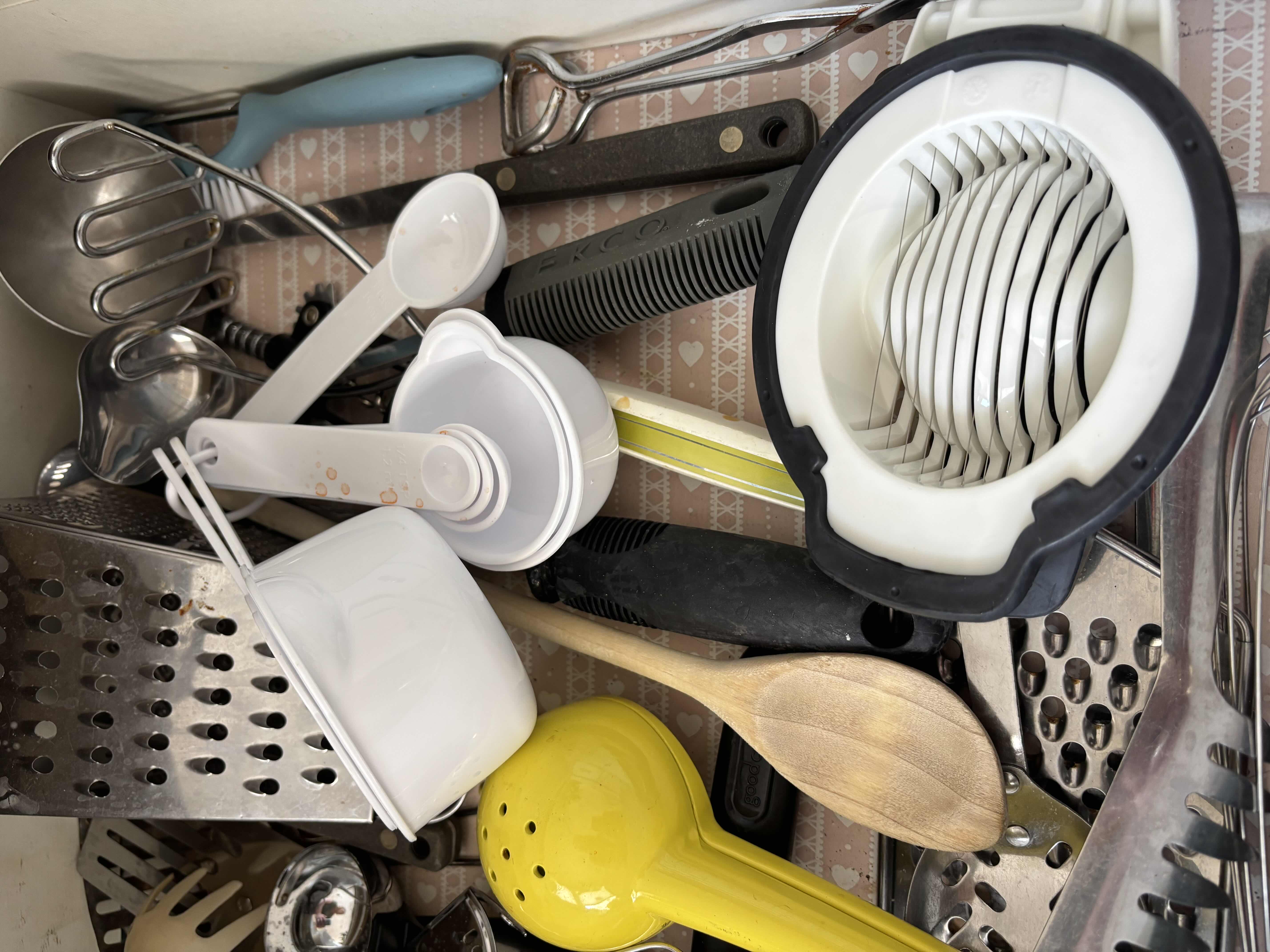 Photo 1 of CONTENTS OF KITCHEN DRAWERS (2)