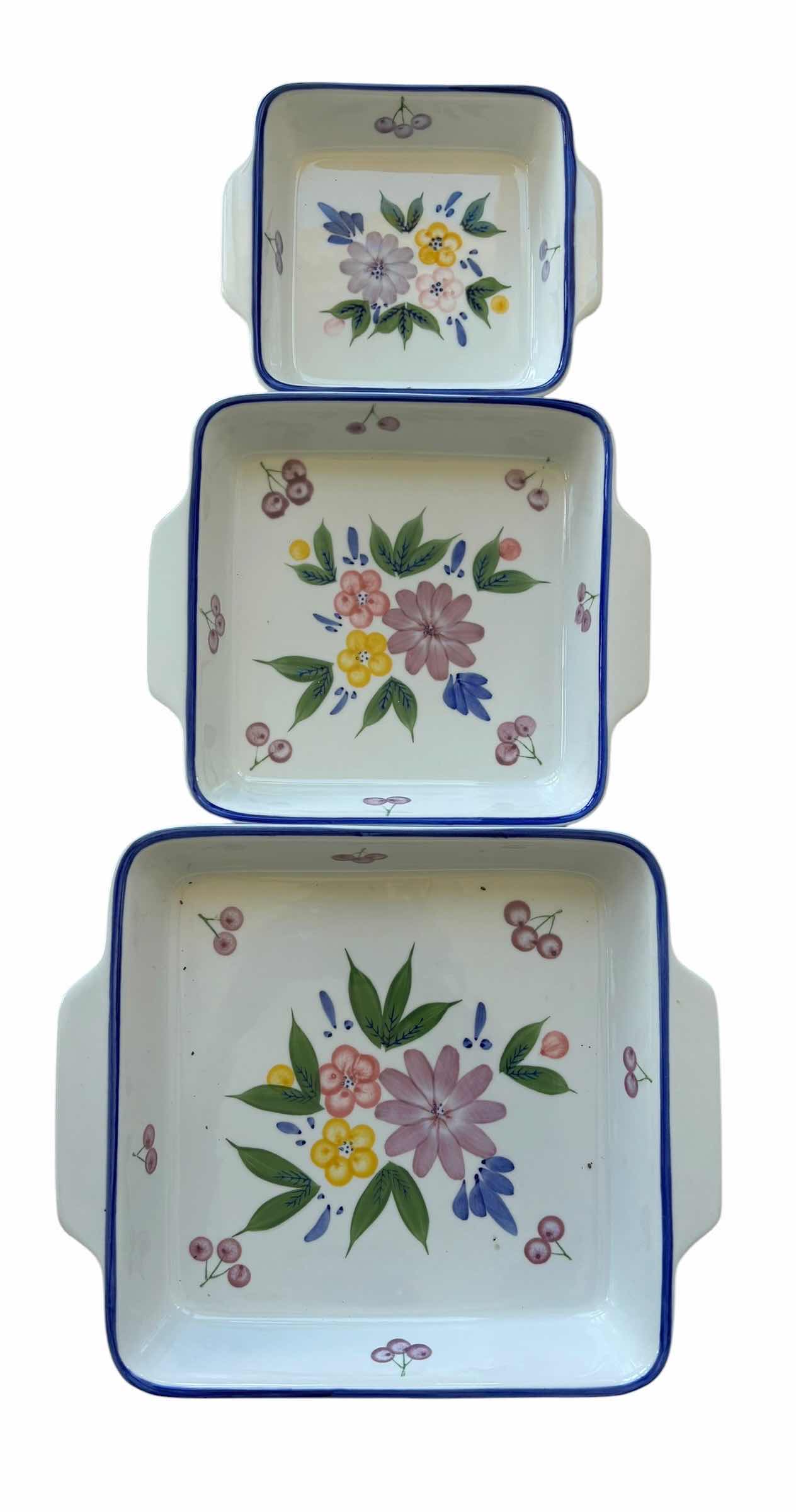 Photo 1 of SET OF COOKWARE & TEAPOT DECOR