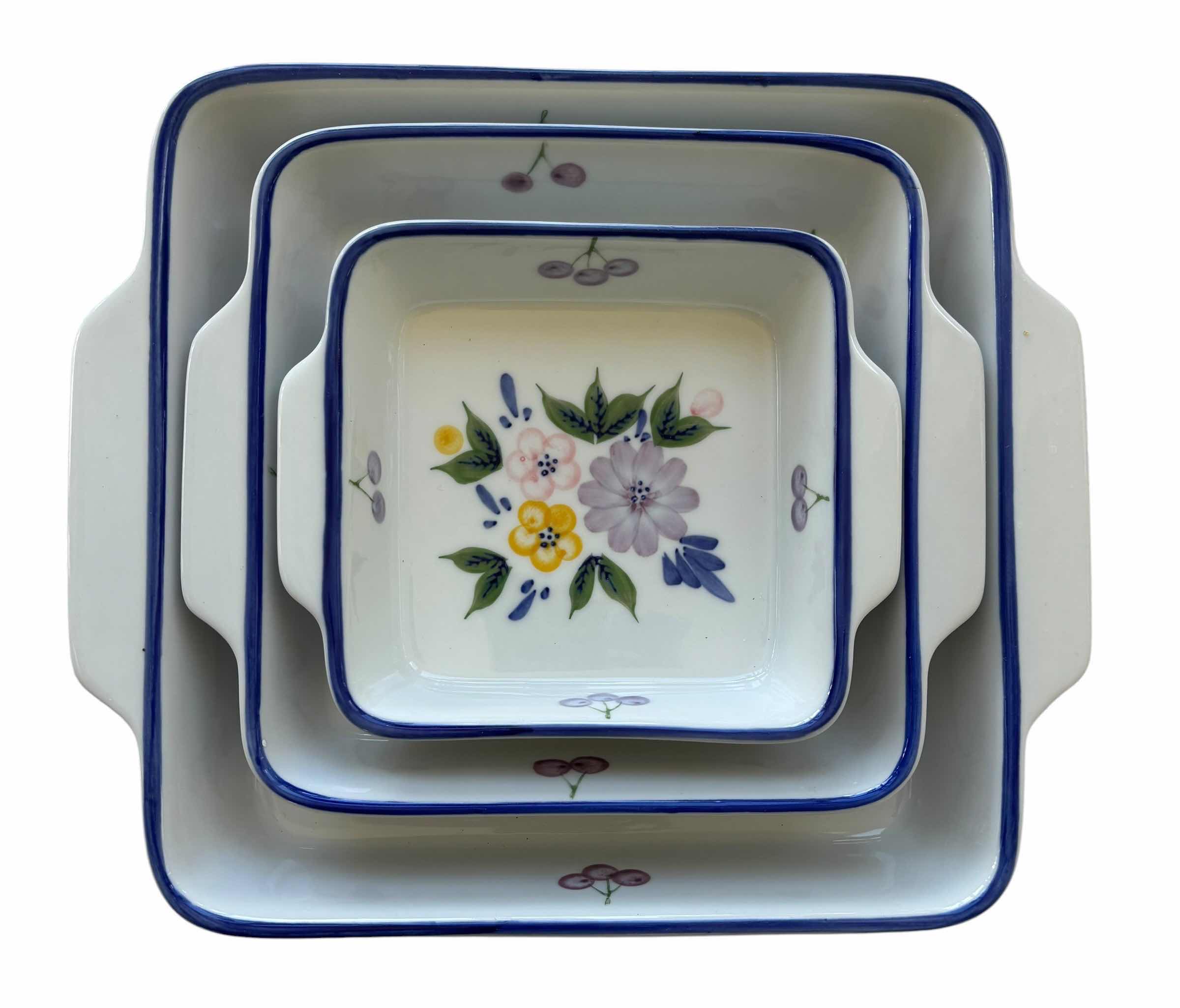 Photo 1 of SET OF COOKWARE & TEAPOT DECOR