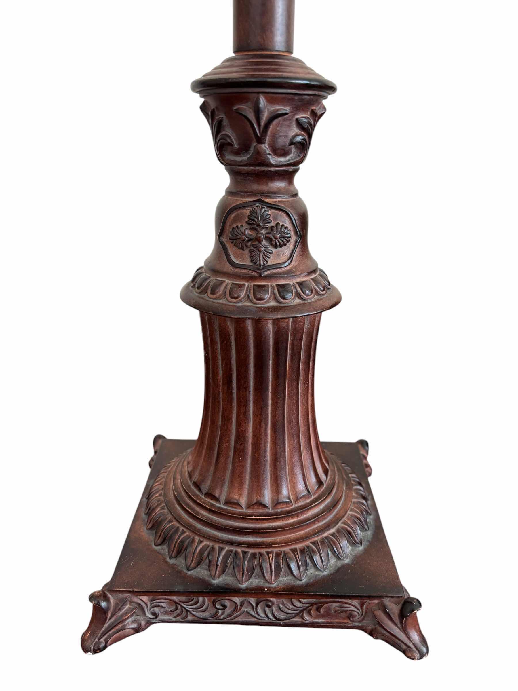Photo 1 of SILK ROSE TABLE LAMP H31”