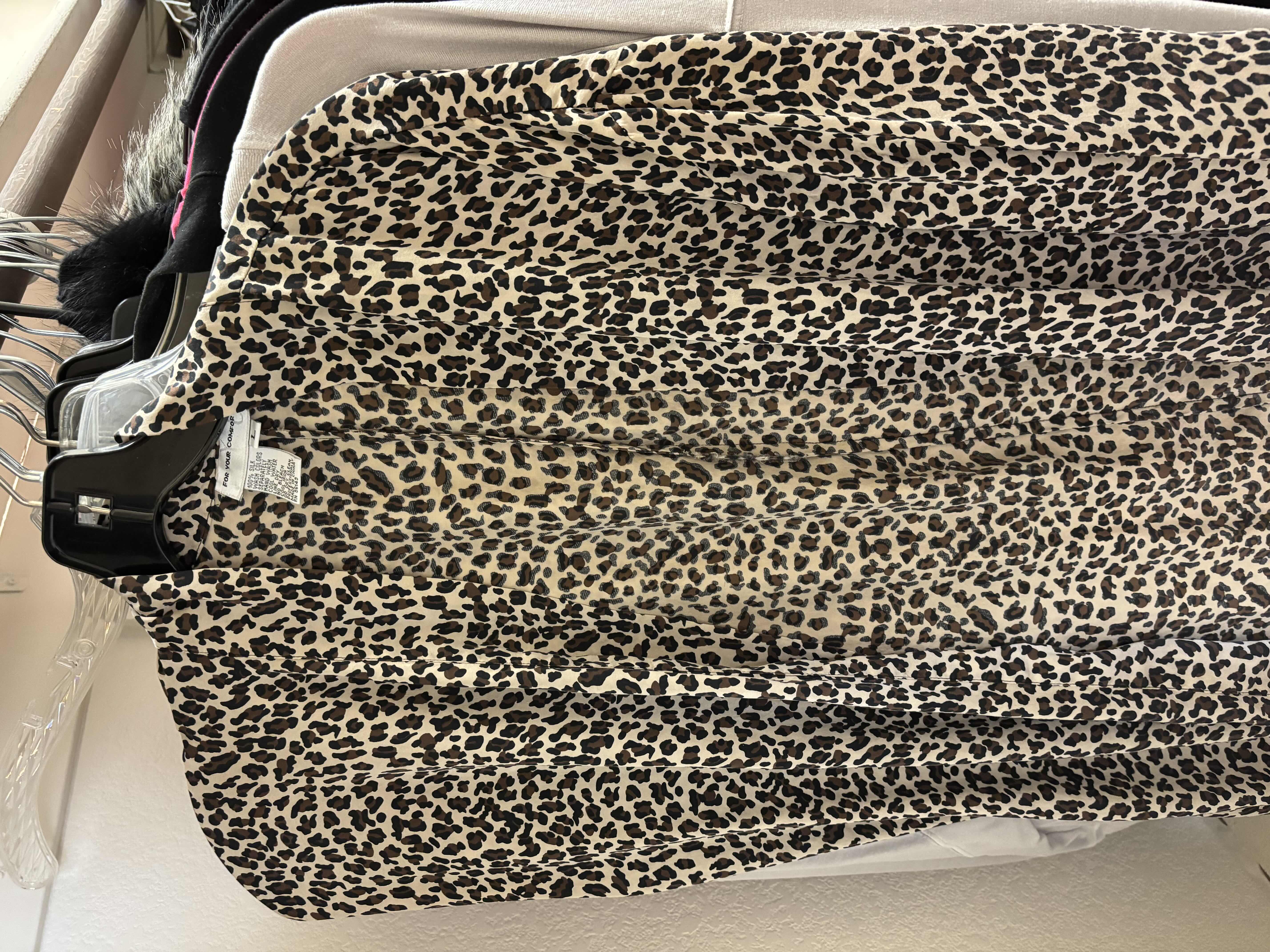 Photo 1 of WOMENS TOPS SIZE M-XL