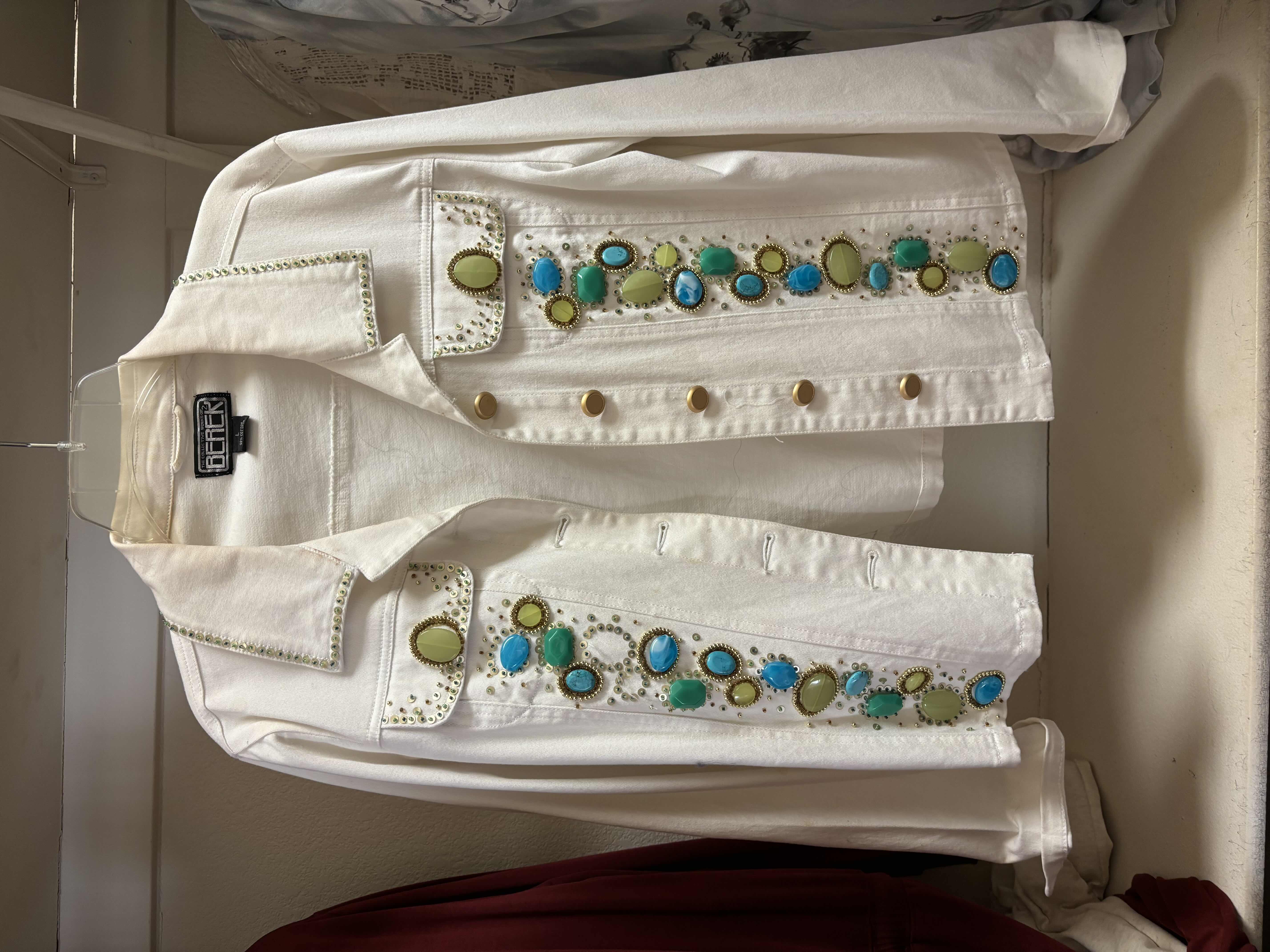 Photo 1 of WOMENS CLOTHES SIZE M-XL