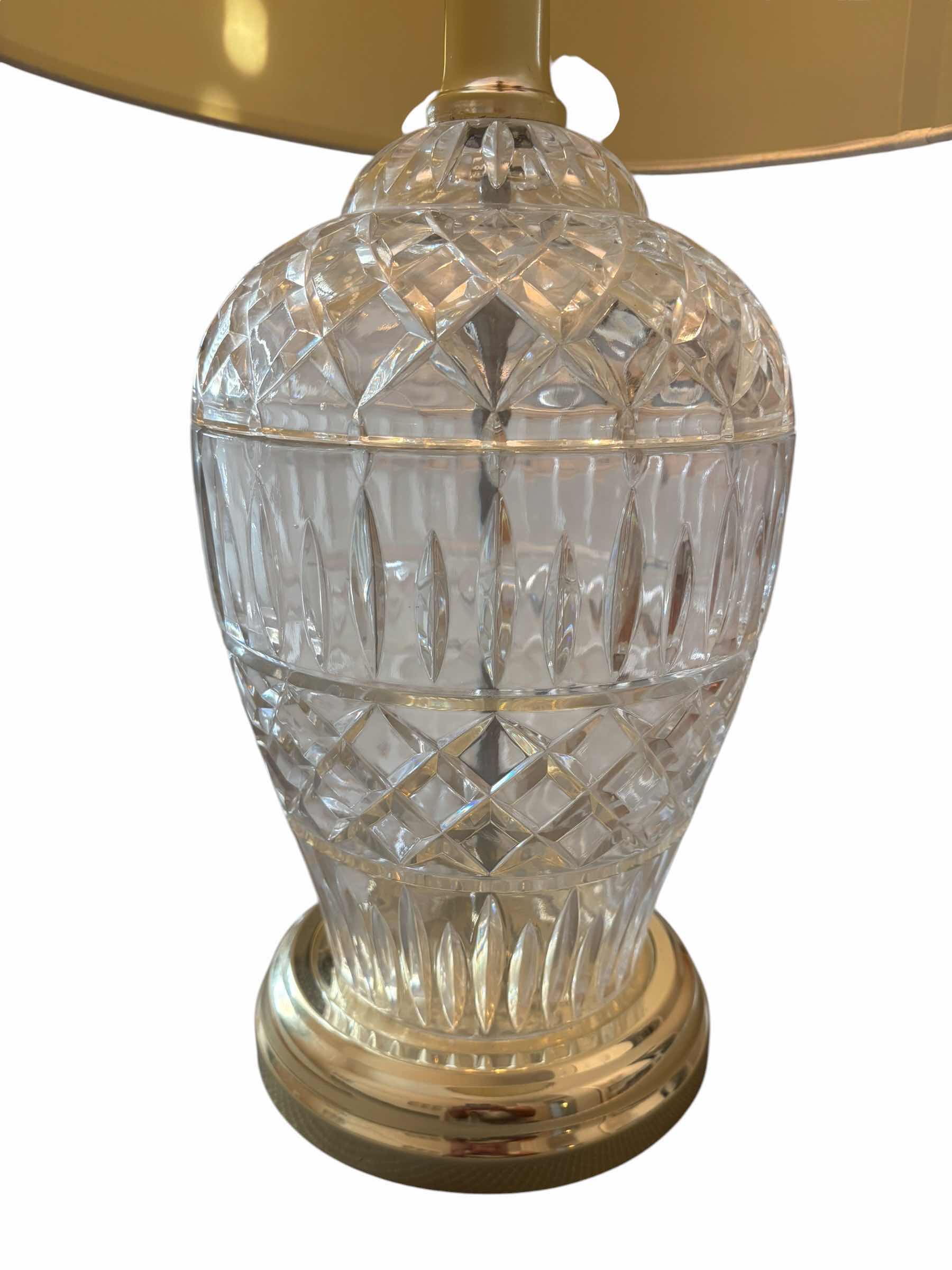 Photo 1 of VINTAGE TABLE LAMP H24”