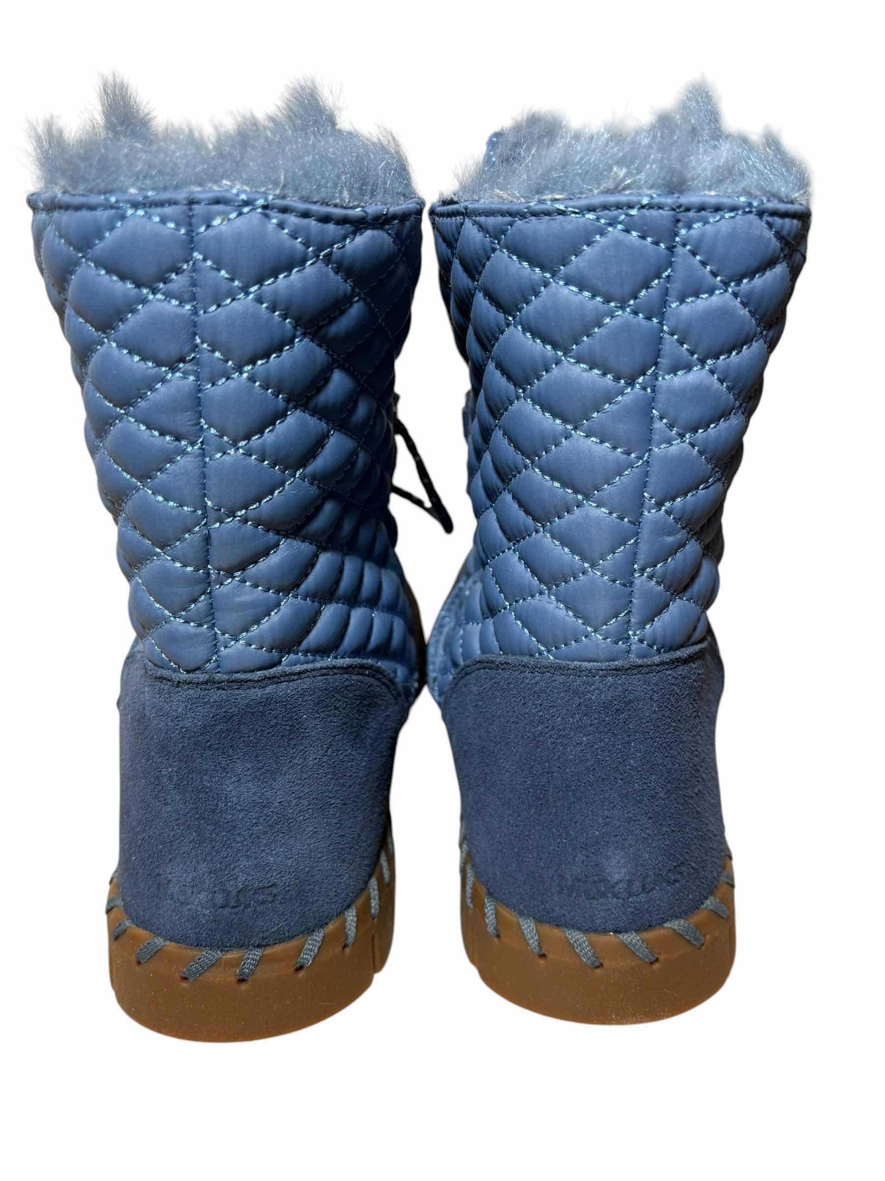 View 3 of WOMENS MUK LUKS SIZE 6.5