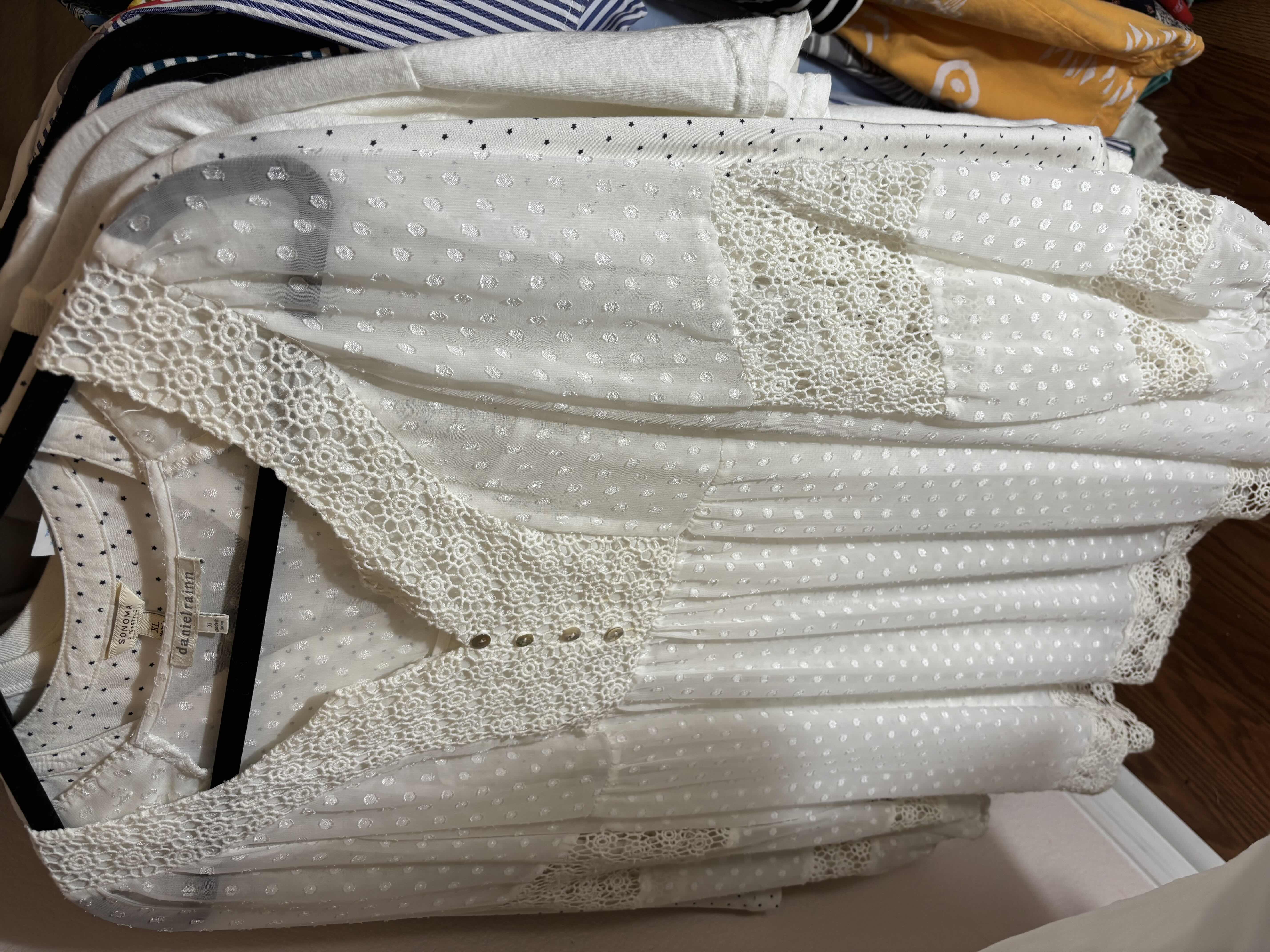 Photo 1 of WOMENS CLOTHES SIZE M - XL