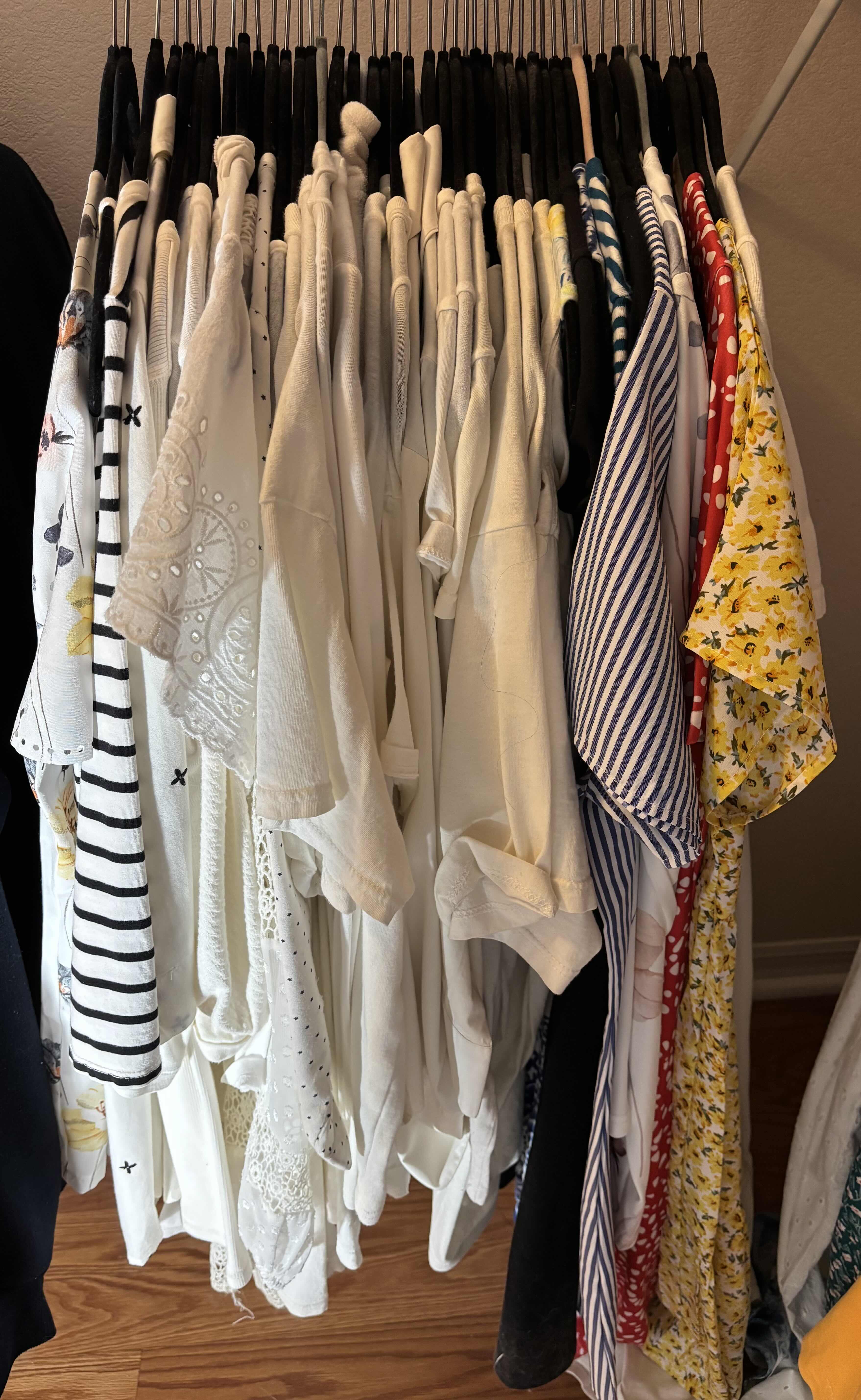 Photo 1 of WOMENS CLOTHES SIZE M - XL