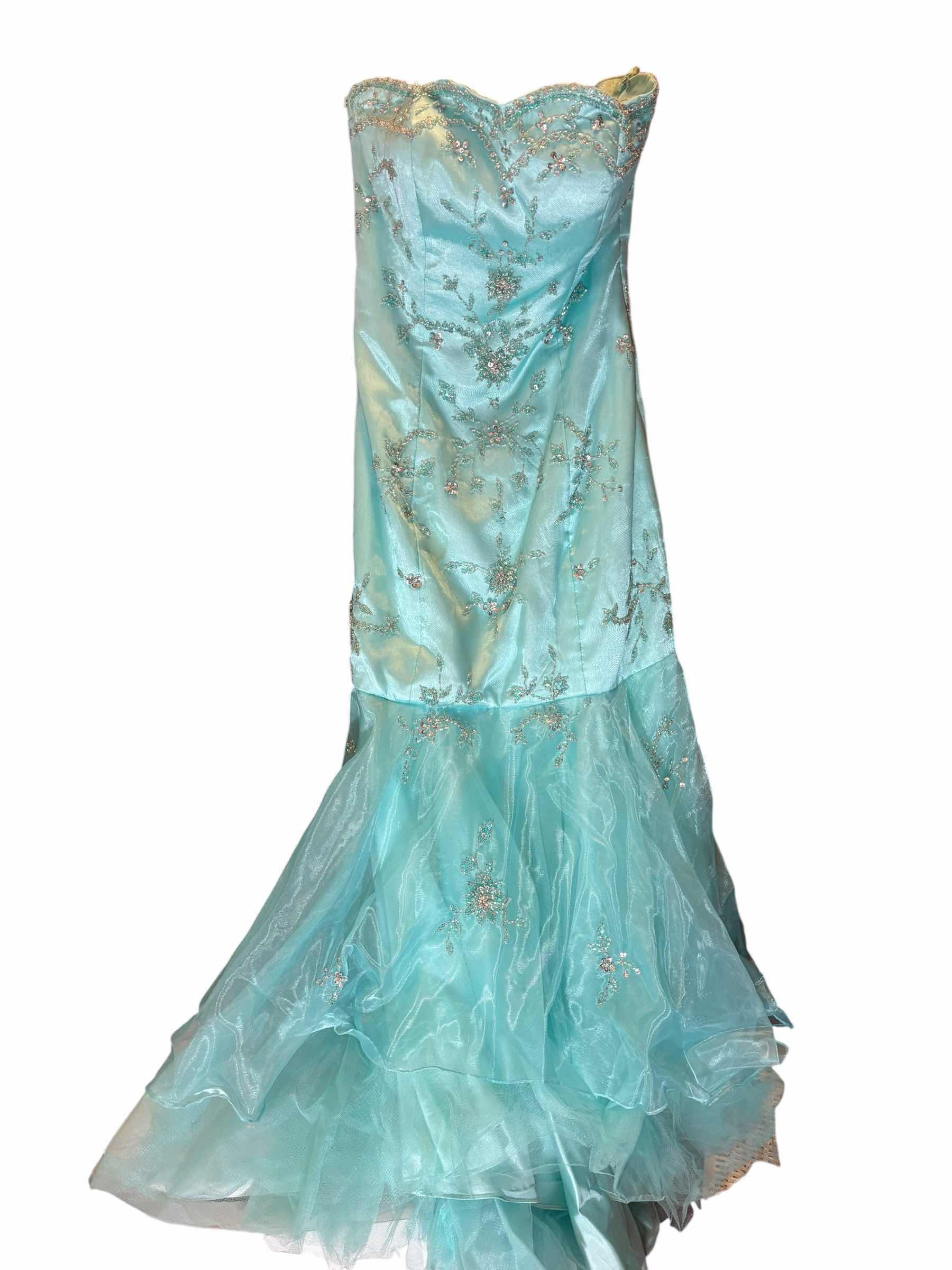 Photo 1 of LE GALA BY MON CHERI STRAPLESS GOWN SIZE 6