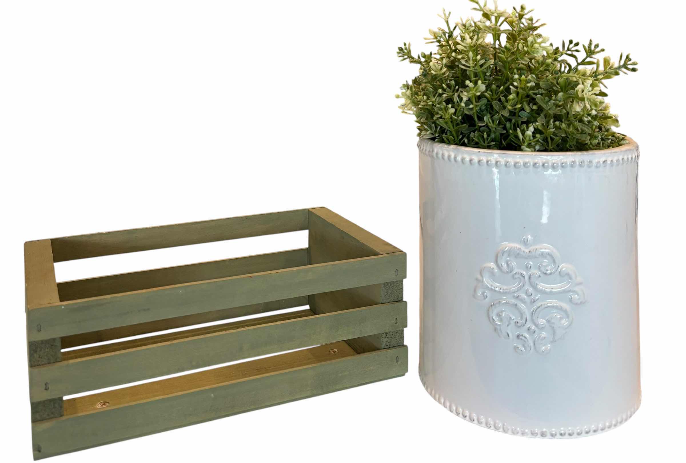Photo 1 of HOUSEHOLD DECOR